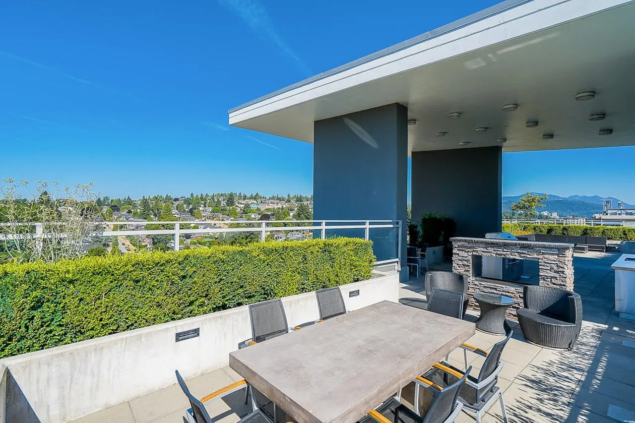 801 200 Nelson's Crescent