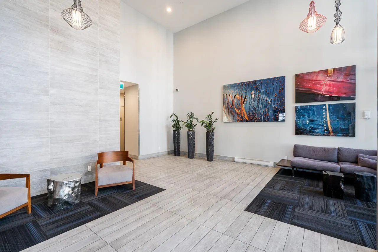 801 200 Nelson's Crescent