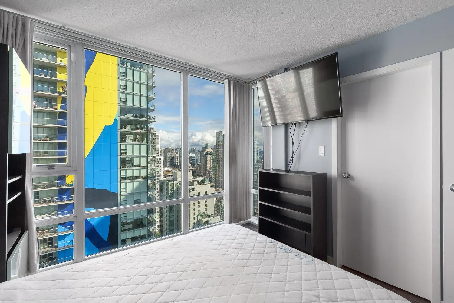 2706 1438 Richards Street