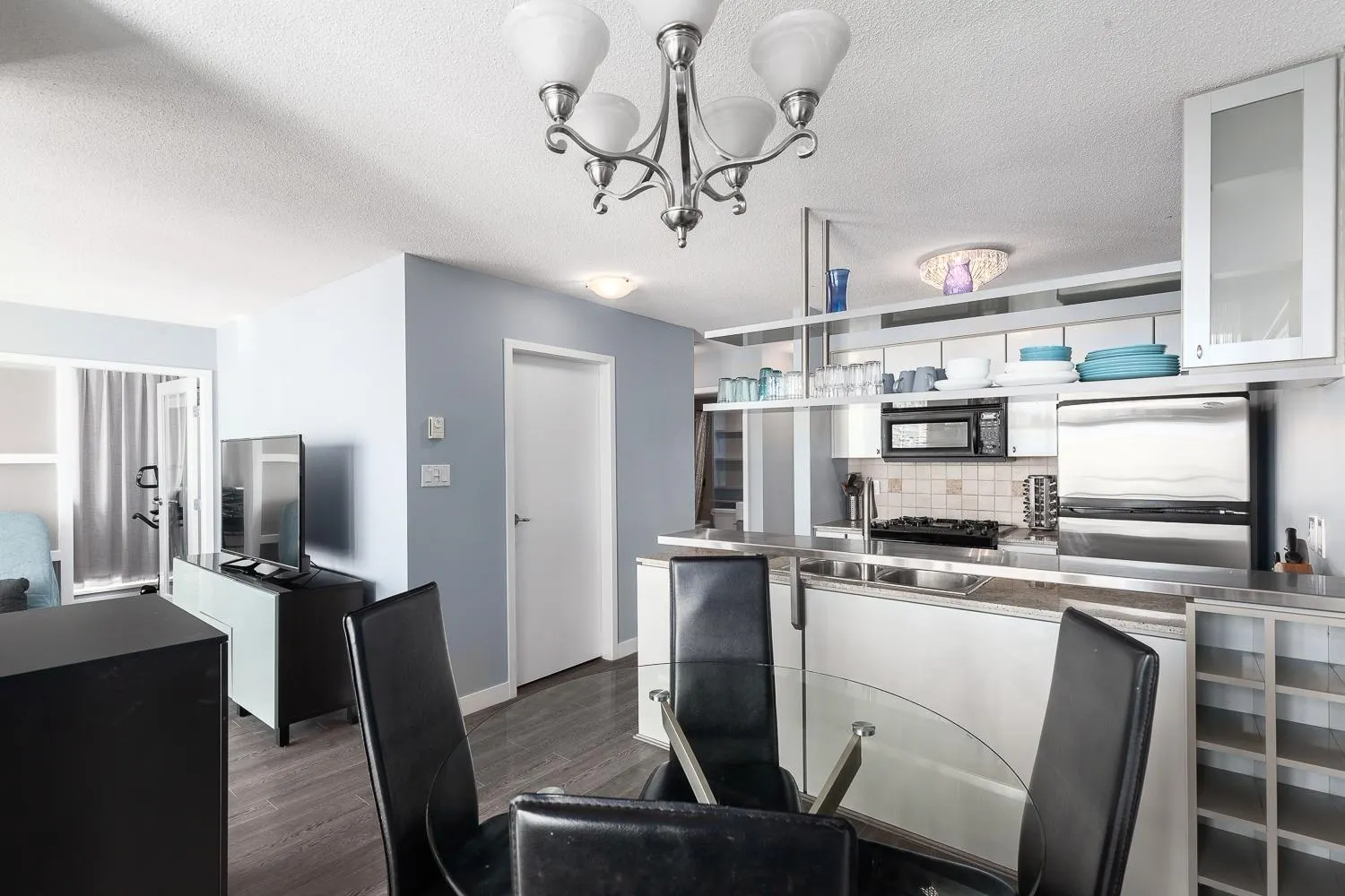 2706 1438 Richards Street