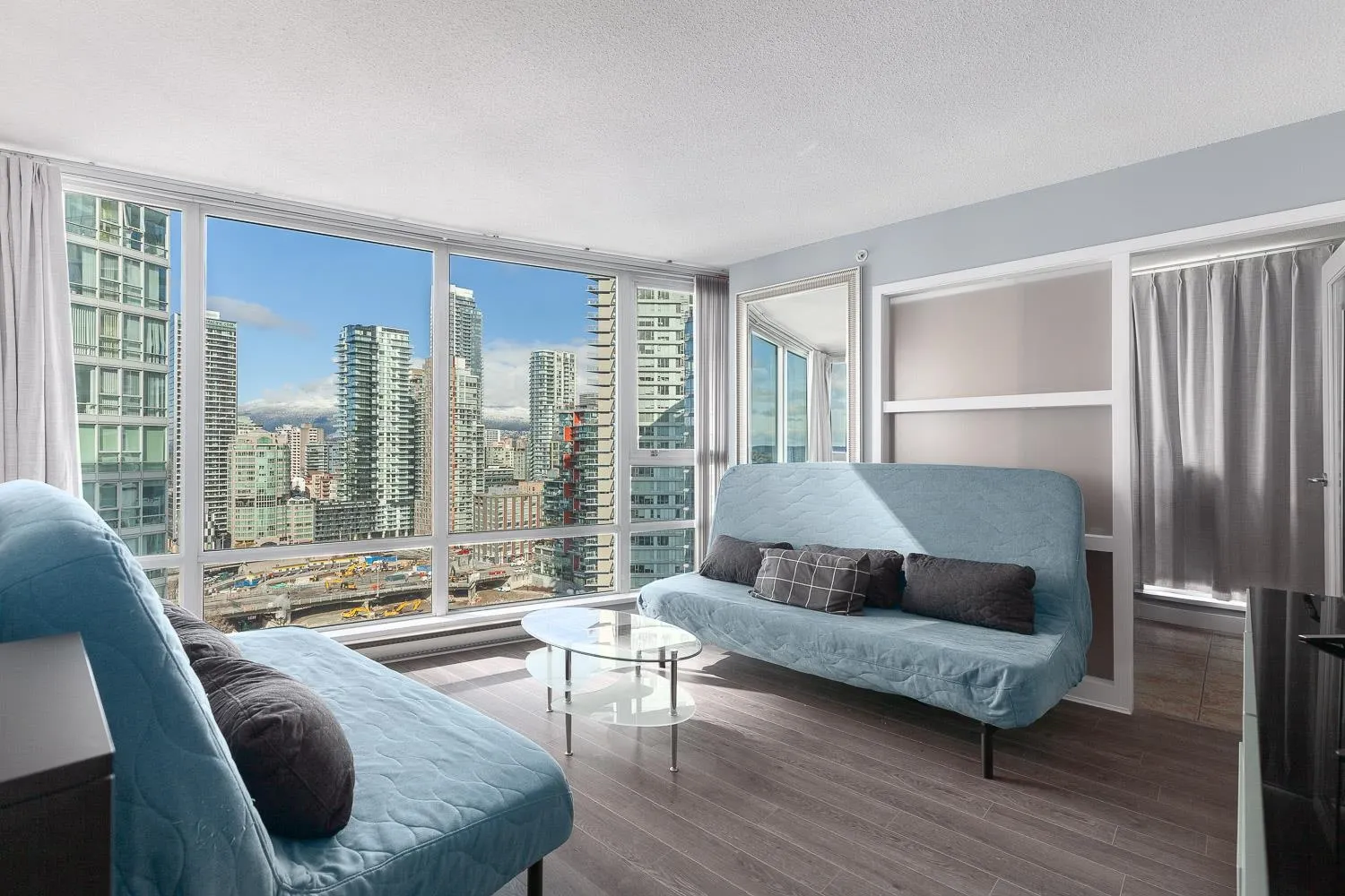 2706 1438 Richards Street