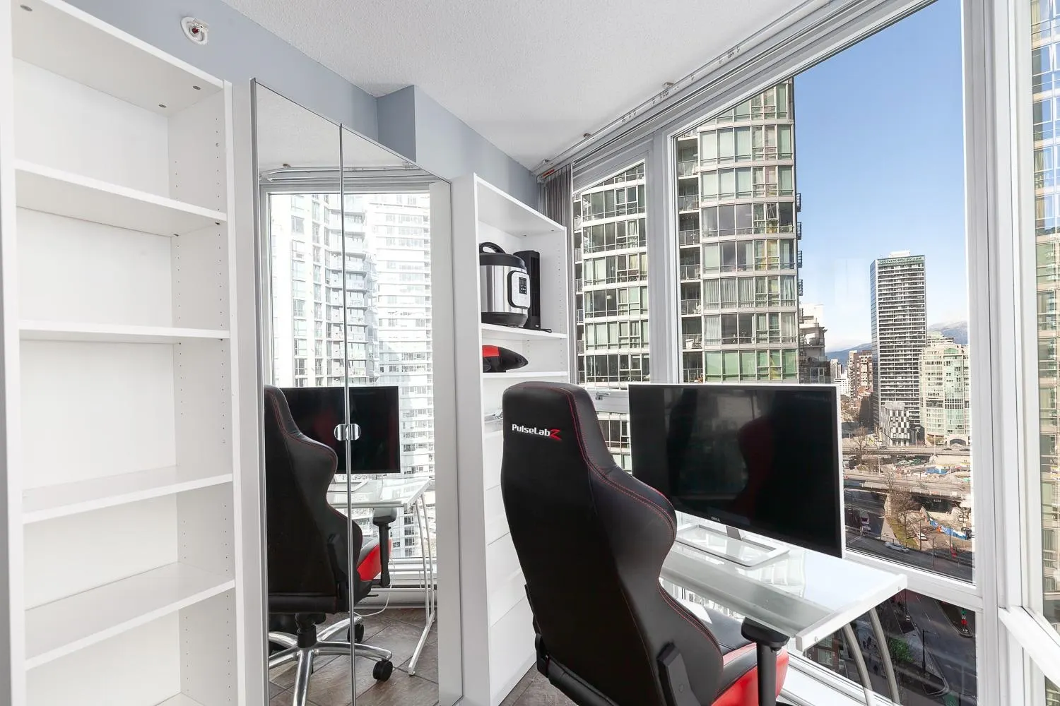 2706 1438 Richards Street