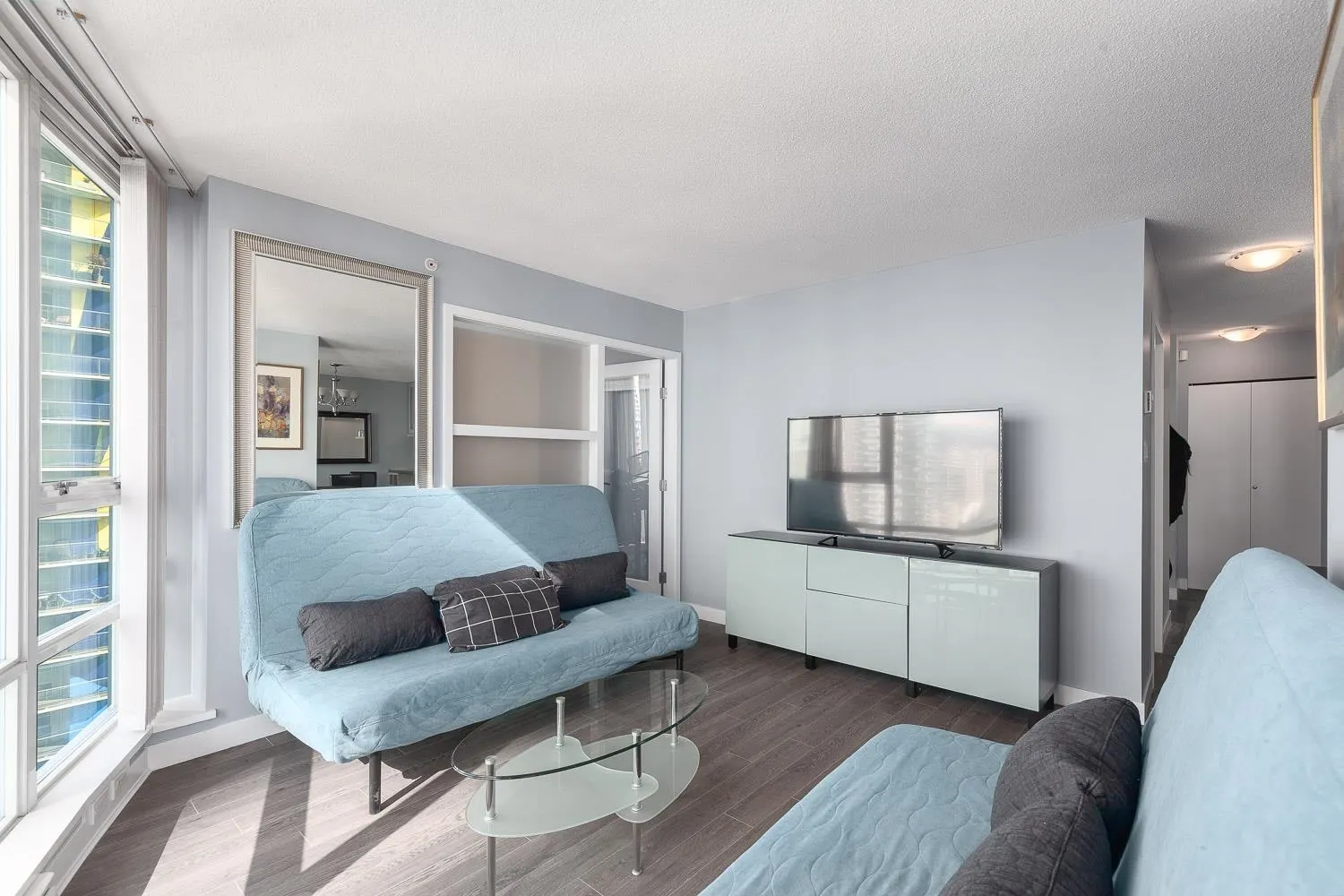 2706 1438 Richards Street