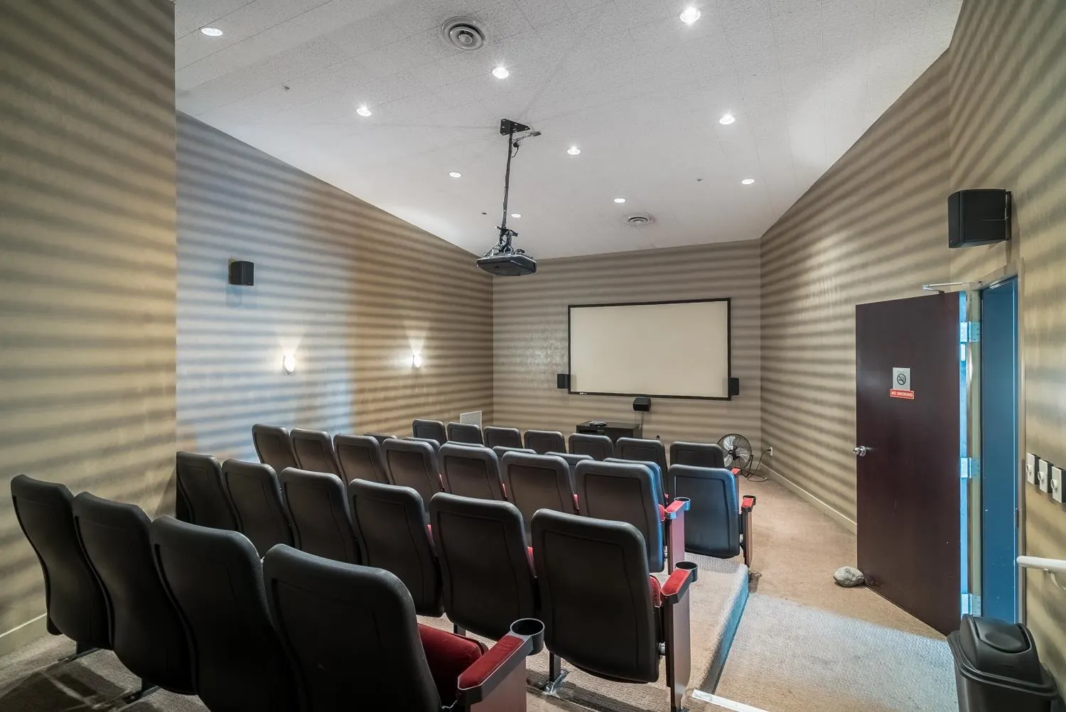 2706 1438 Richards Street