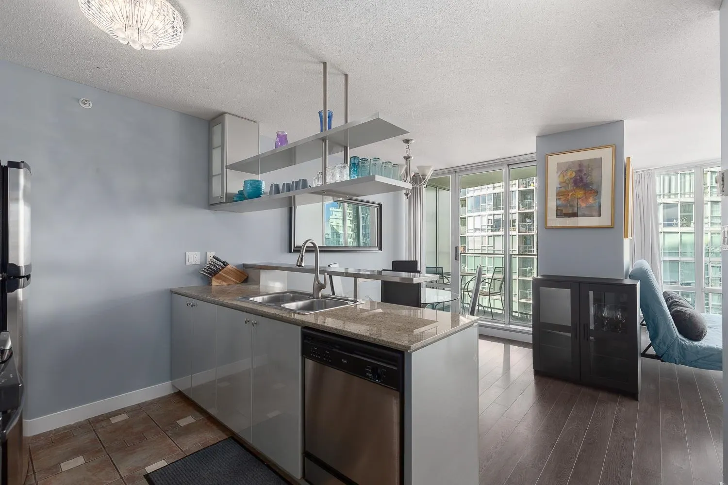 2706 1438 Richards Street