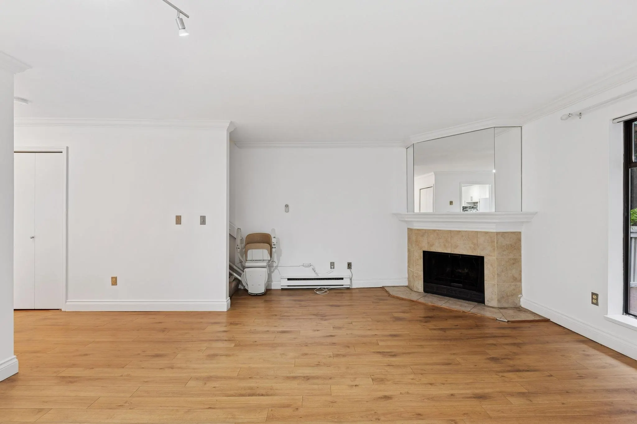 14 8820 Westminster Highway