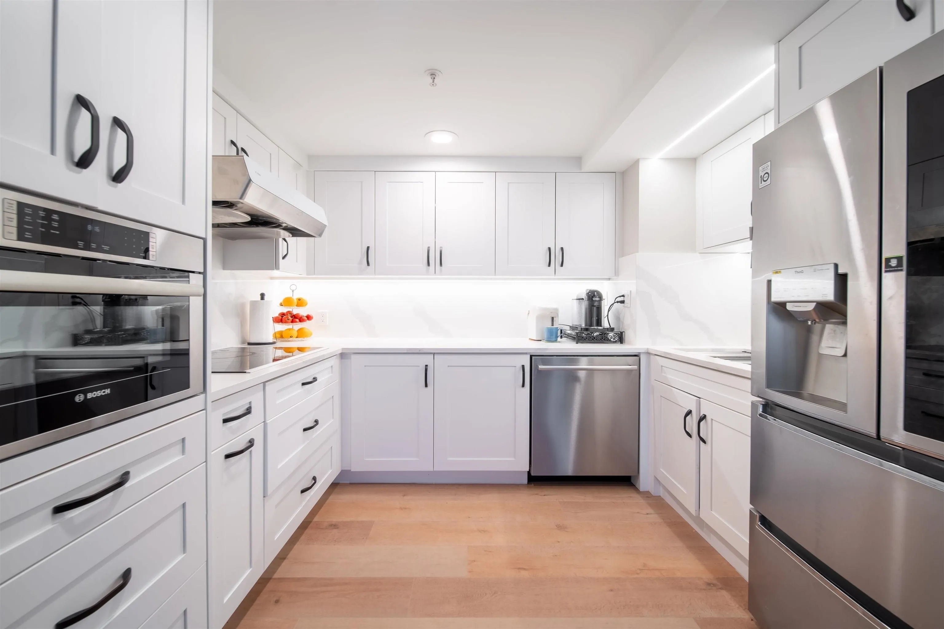 906 1288 Marinaside Crescent