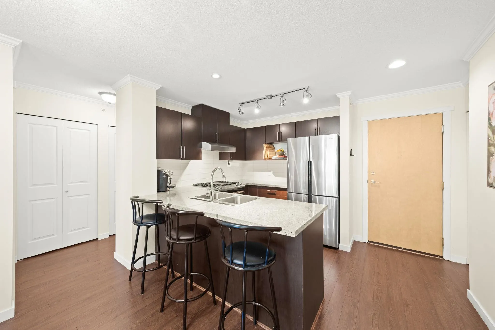 419 700 Klahanie Drive