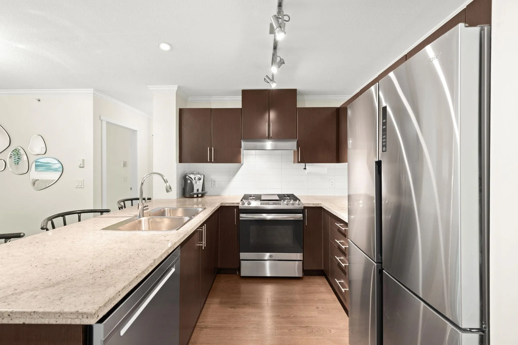 419 700 Klahanie Drive