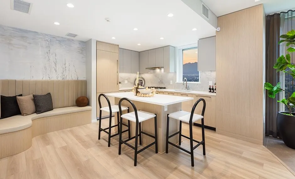 1709 5860 Olive Avenue