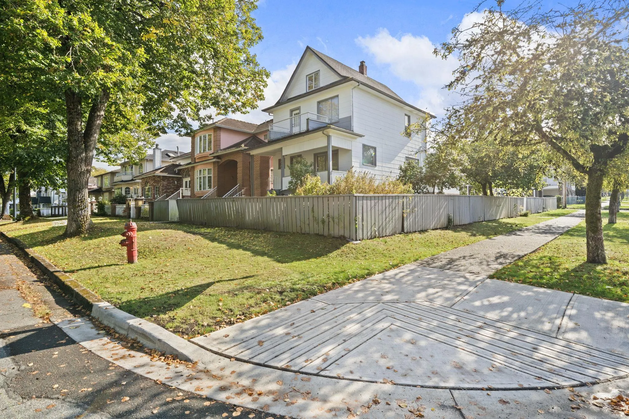 2604 E 19th Avenue