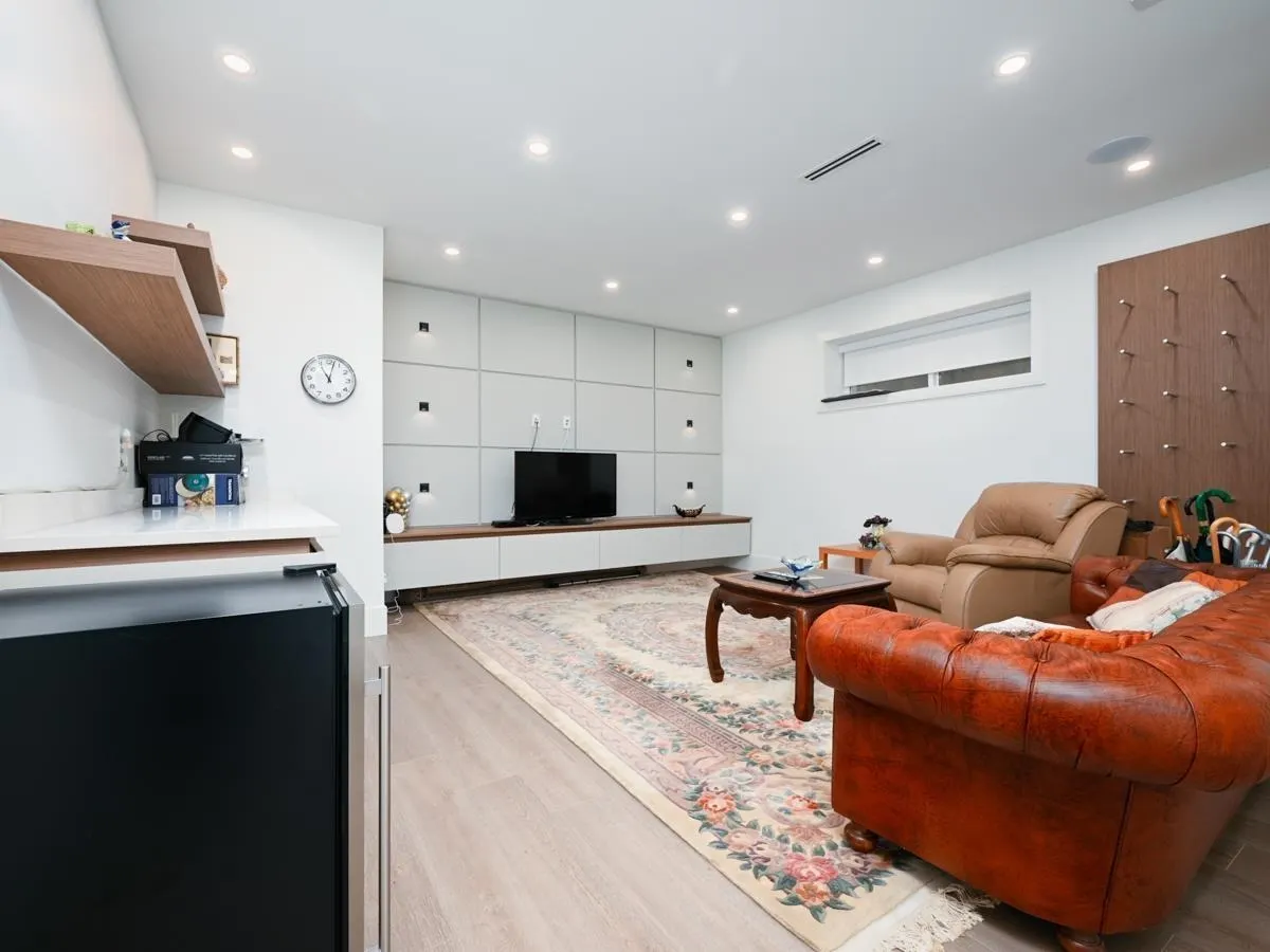 7268 Pandora Street