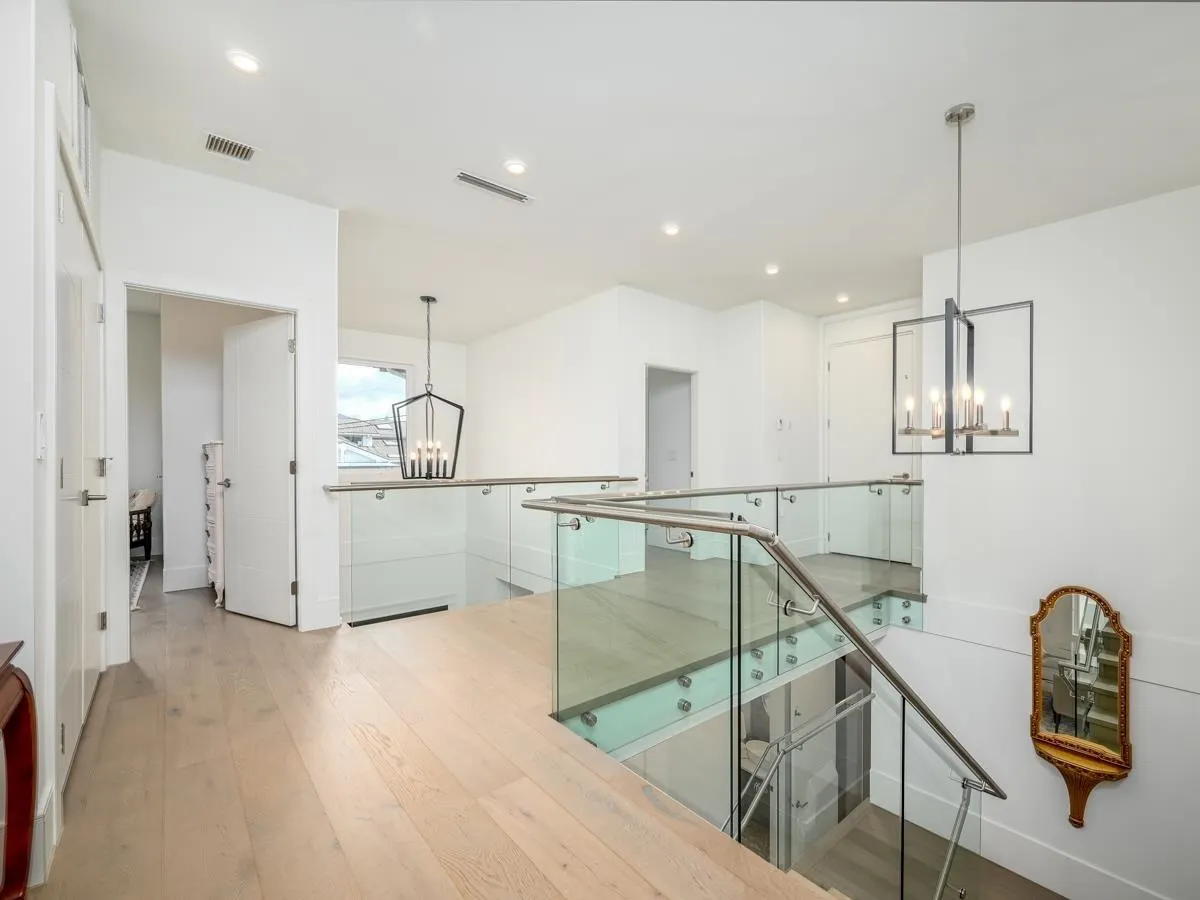7268 Pandora Street