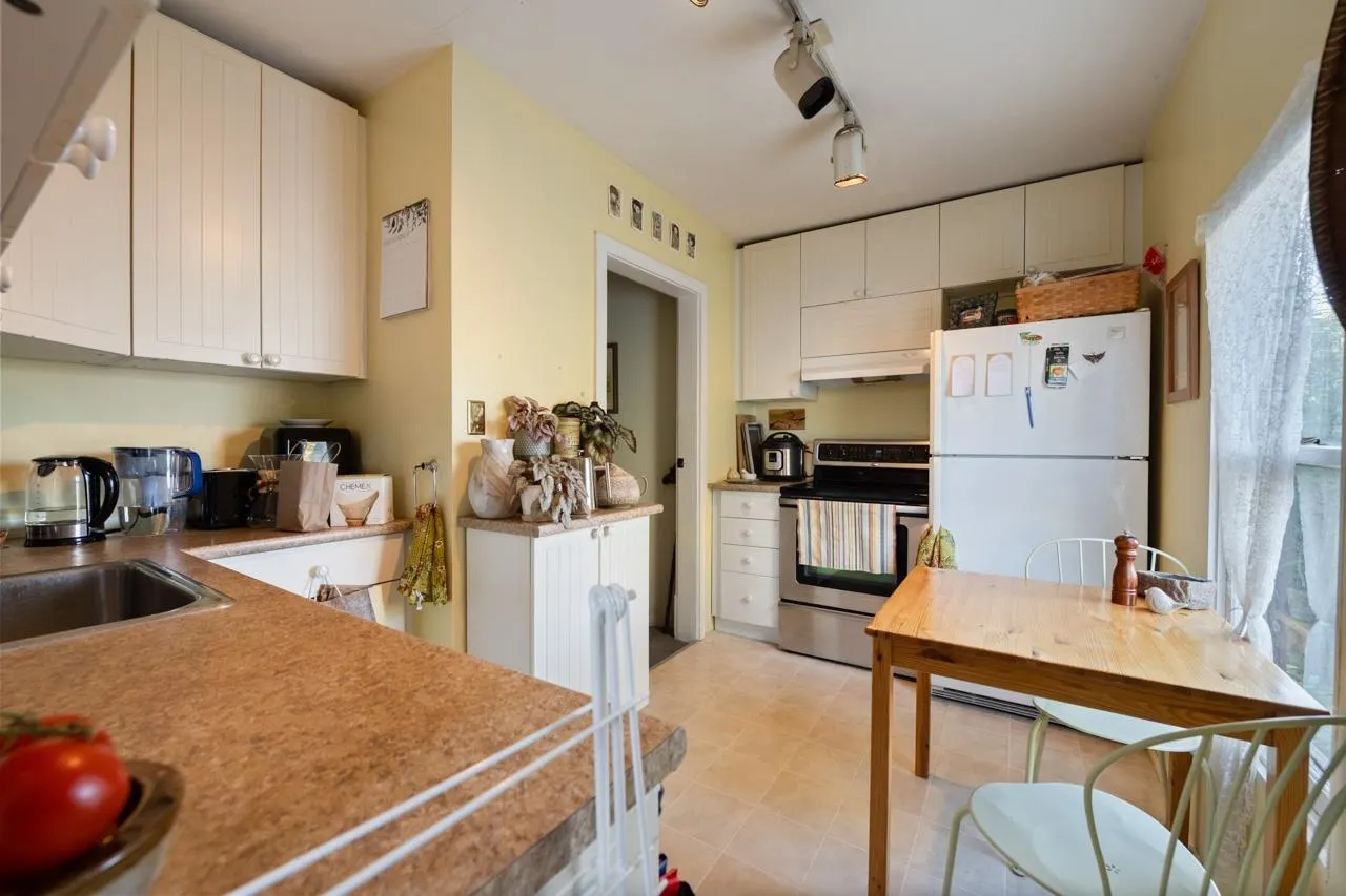 31 W 11th Avenue