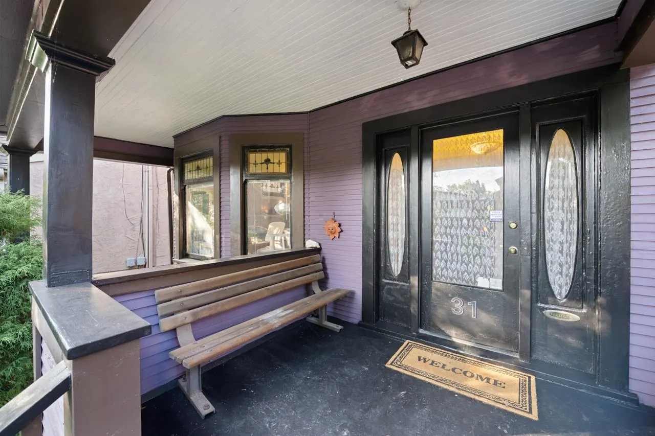 31 W 11th Avenue