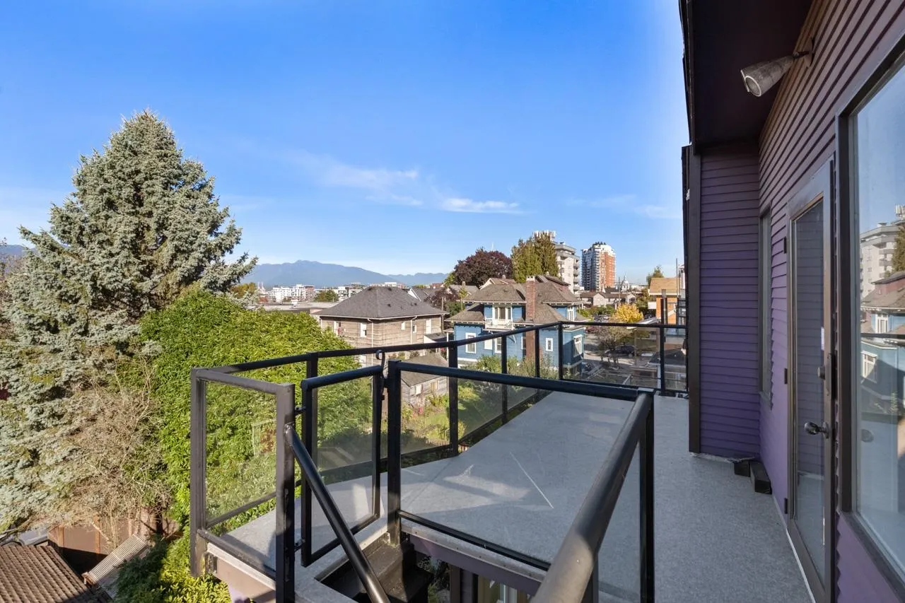 31 W 11th Avenue
