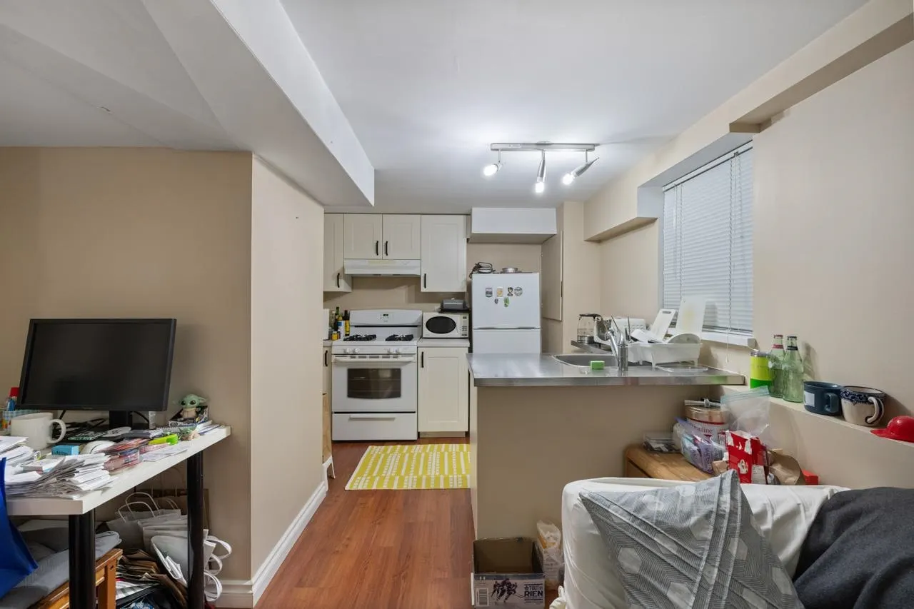 31 W 11th Avenue
