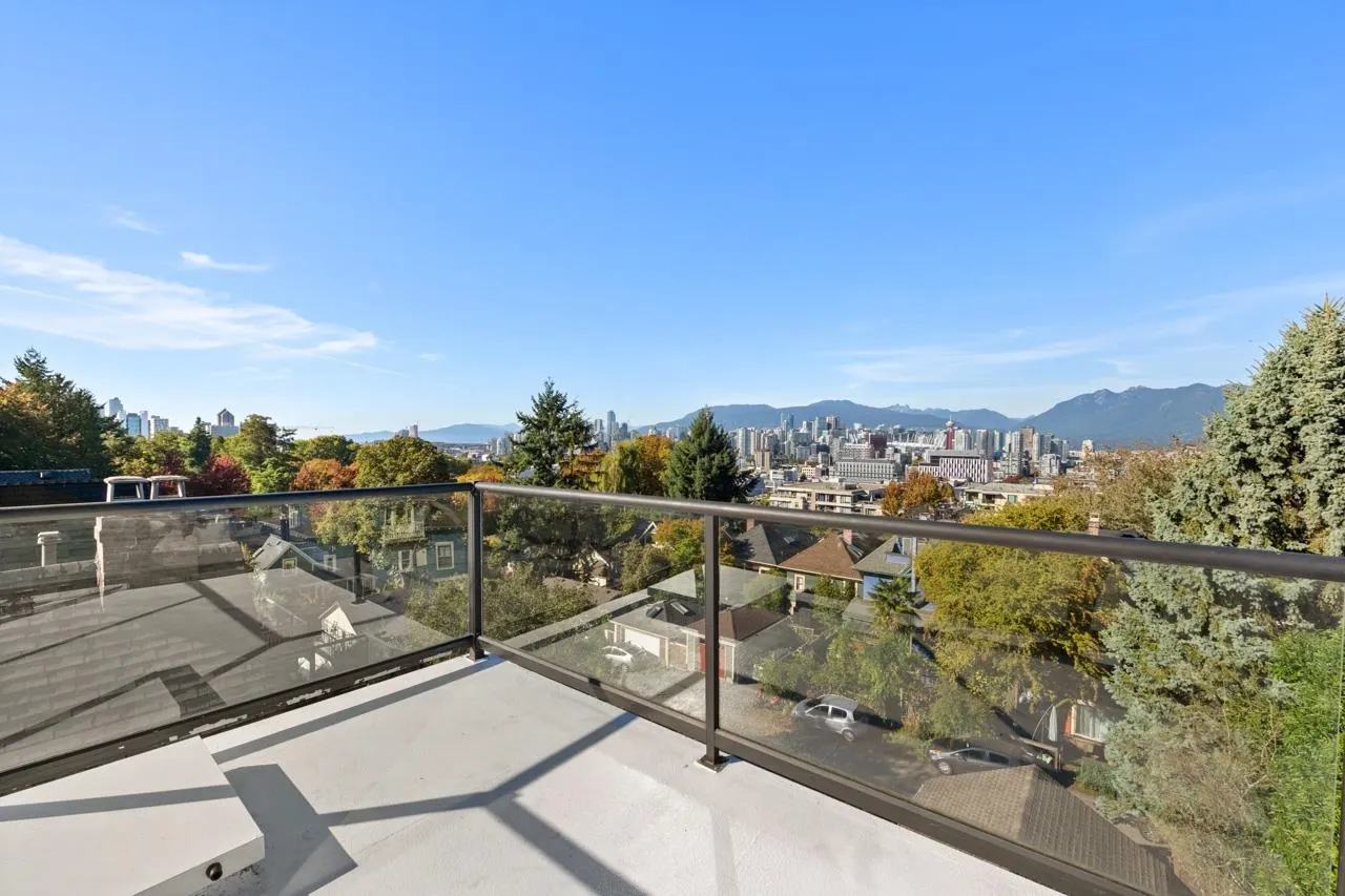 31 W 11th Avenue