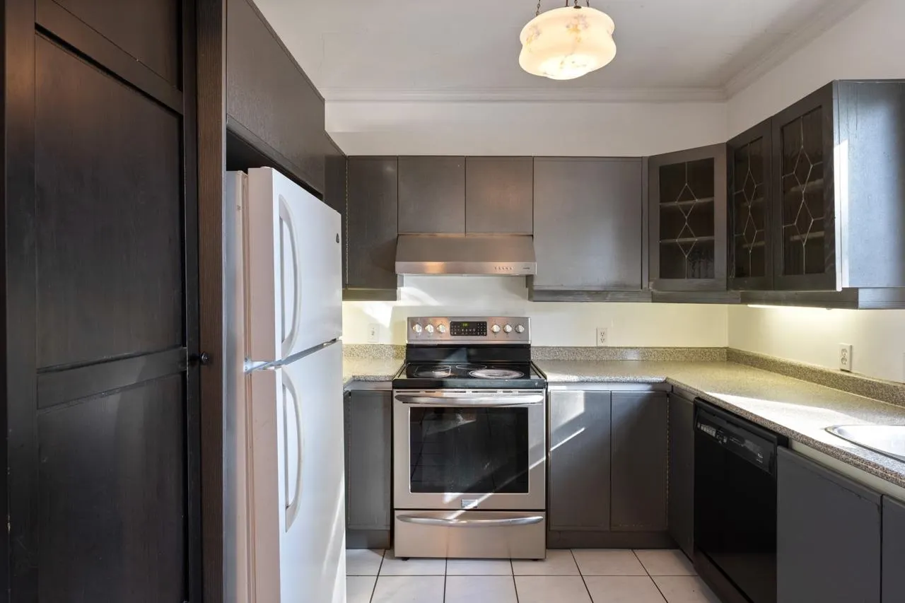 31 W 11th Avenue