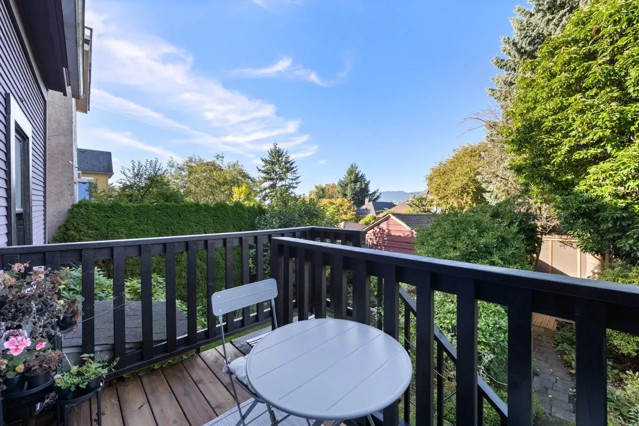 31 W 11th Avenue