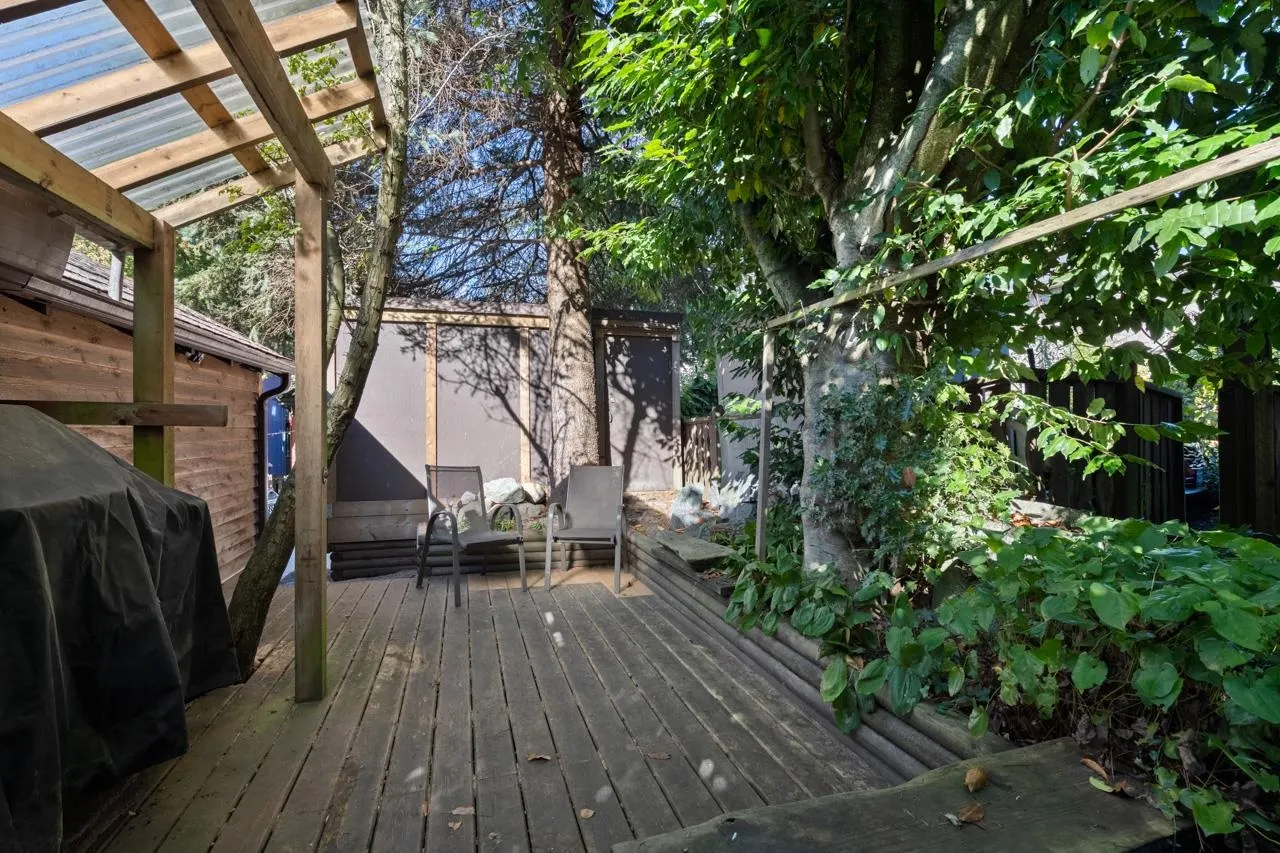 31 W 11th Avenue