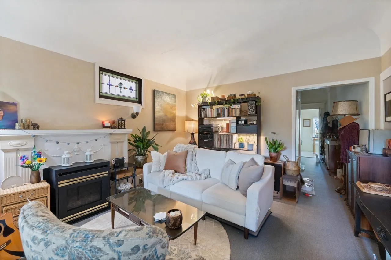 31 W 11th Avenue