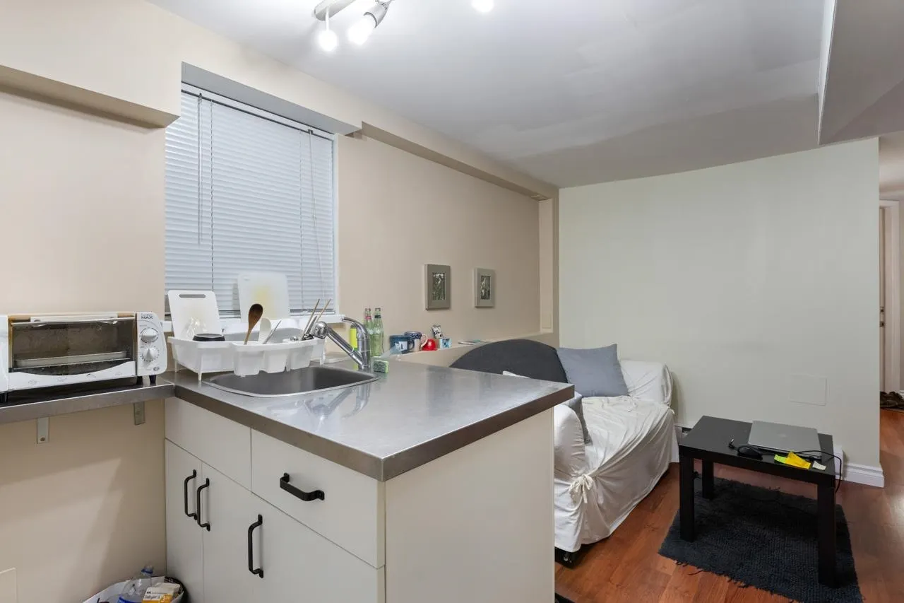 31 W 11th Avenue