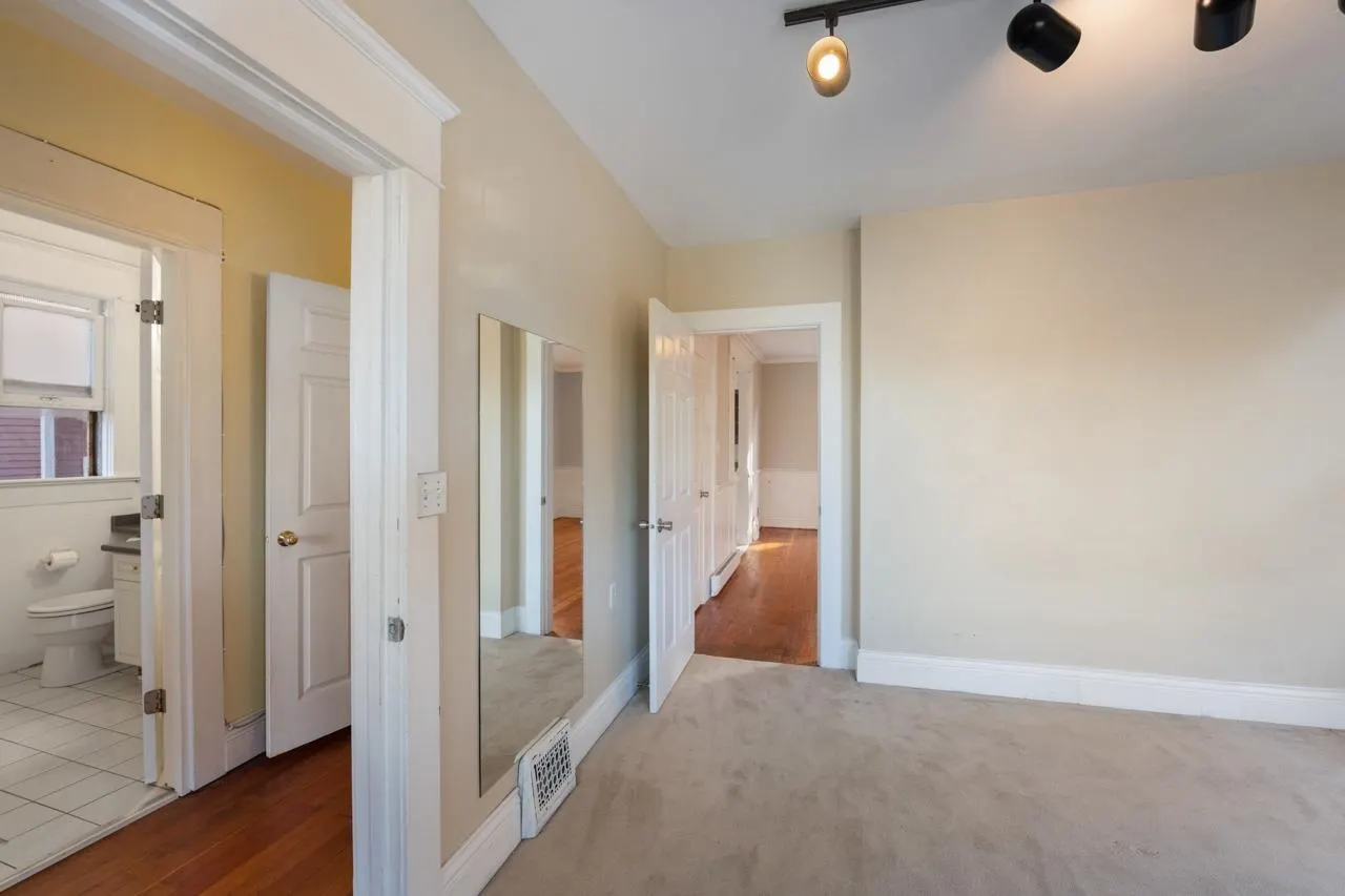 31 W 11th Avenue