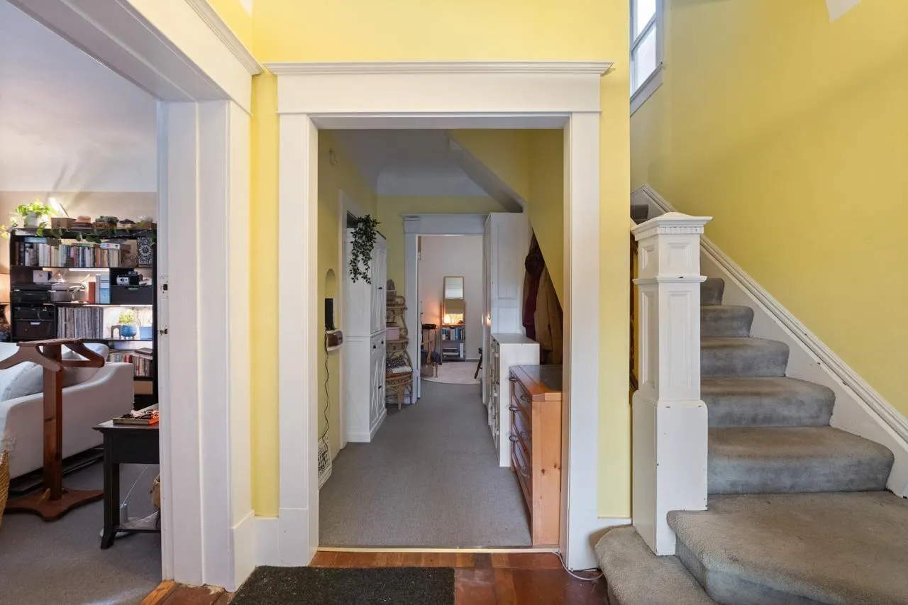 31 W 11th Avenue