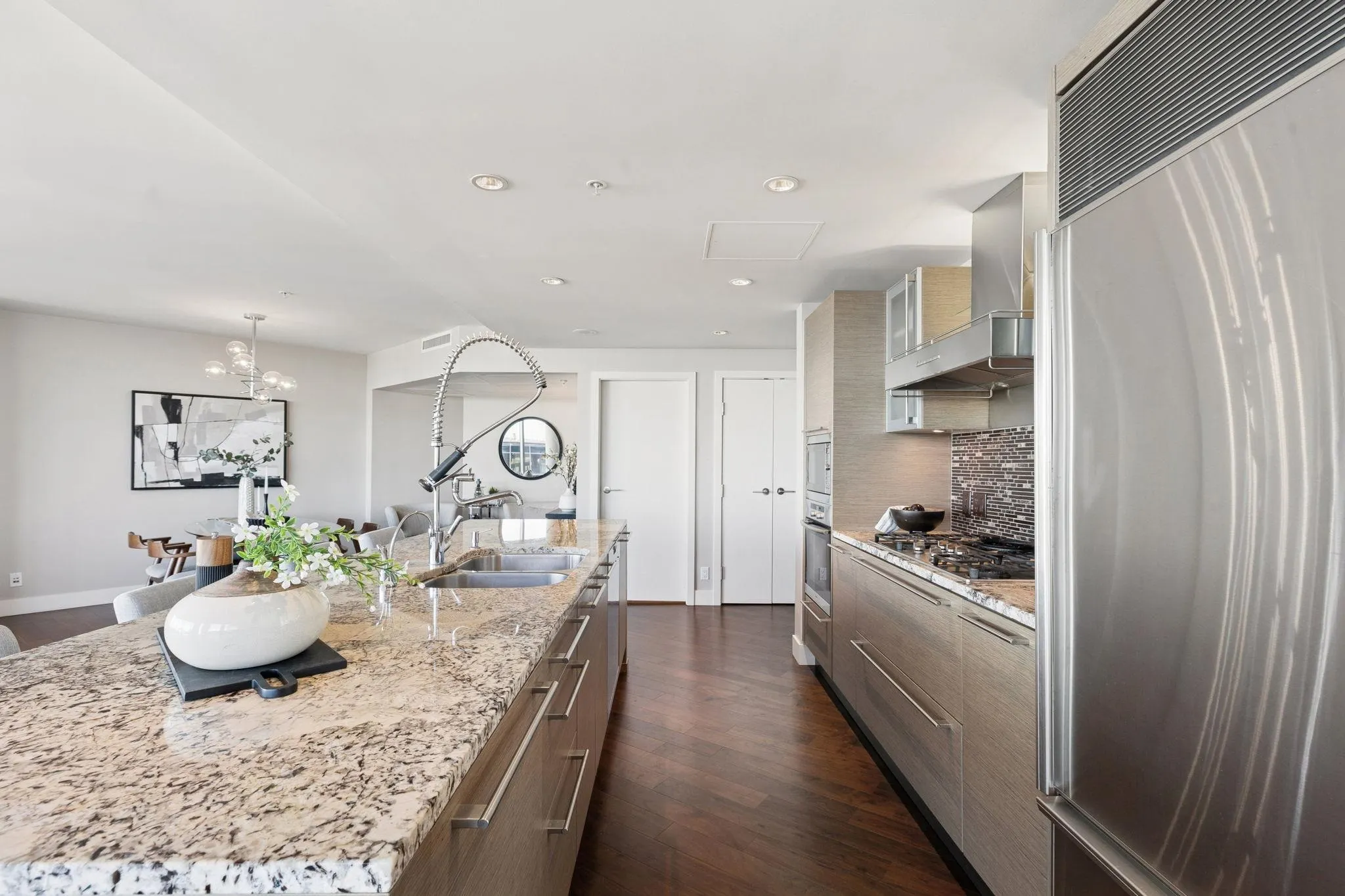3309 1111 Alberni Street