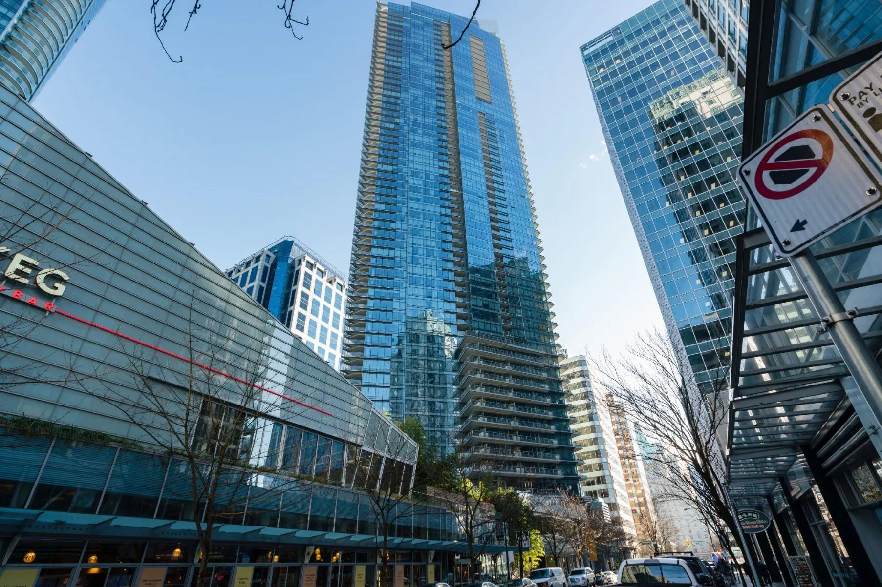 3309 1111 Alberni Street