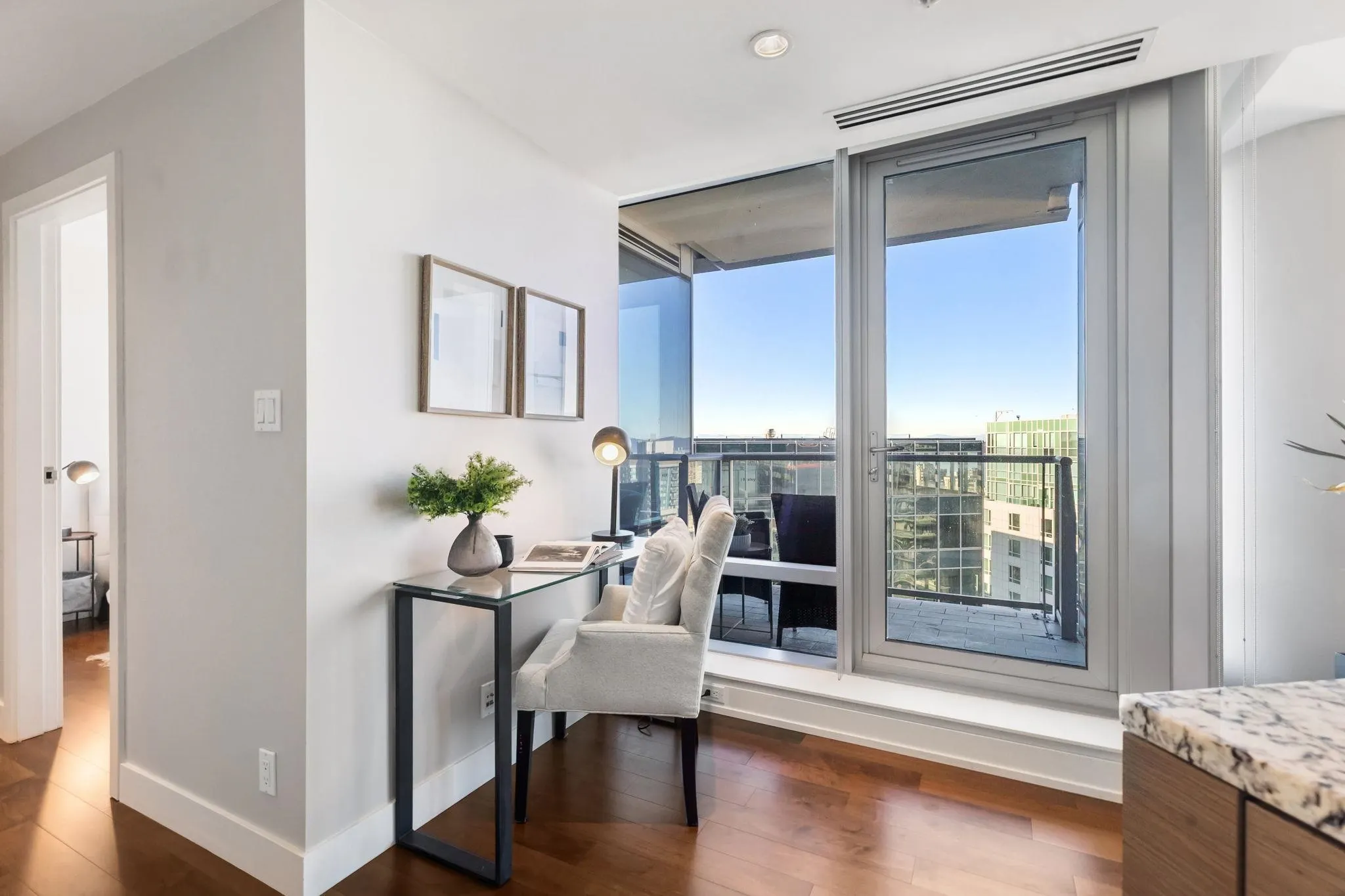 3309 1111 Alberni Street
