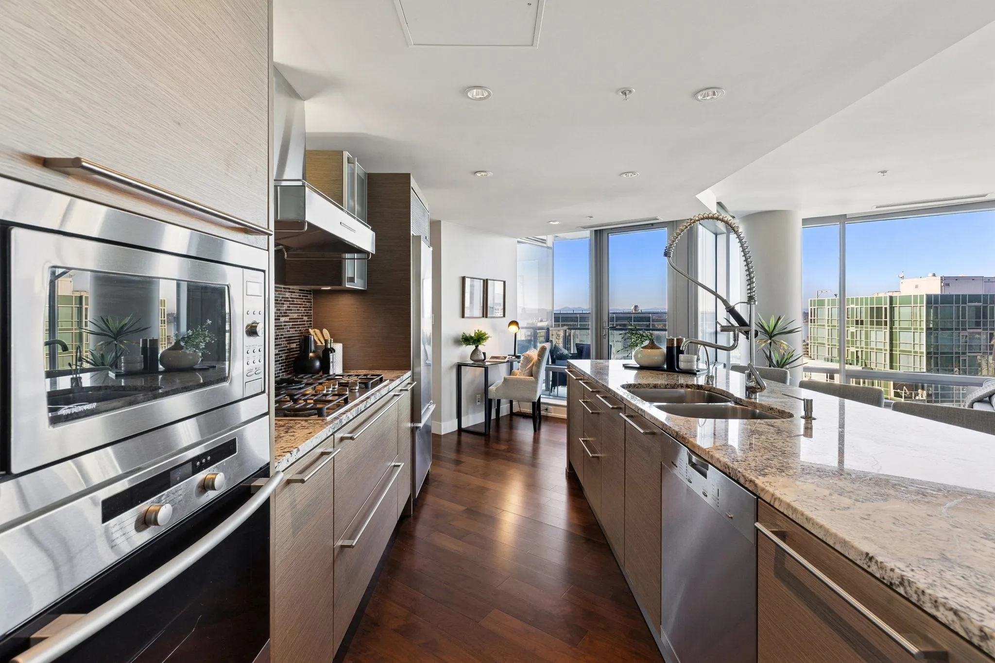 3309 1111 Alberni Street