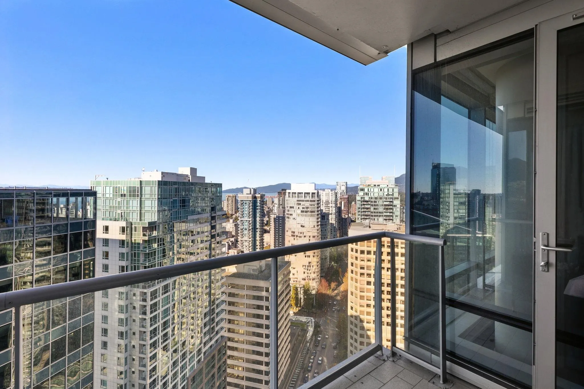 3309 1111 Alberni Street