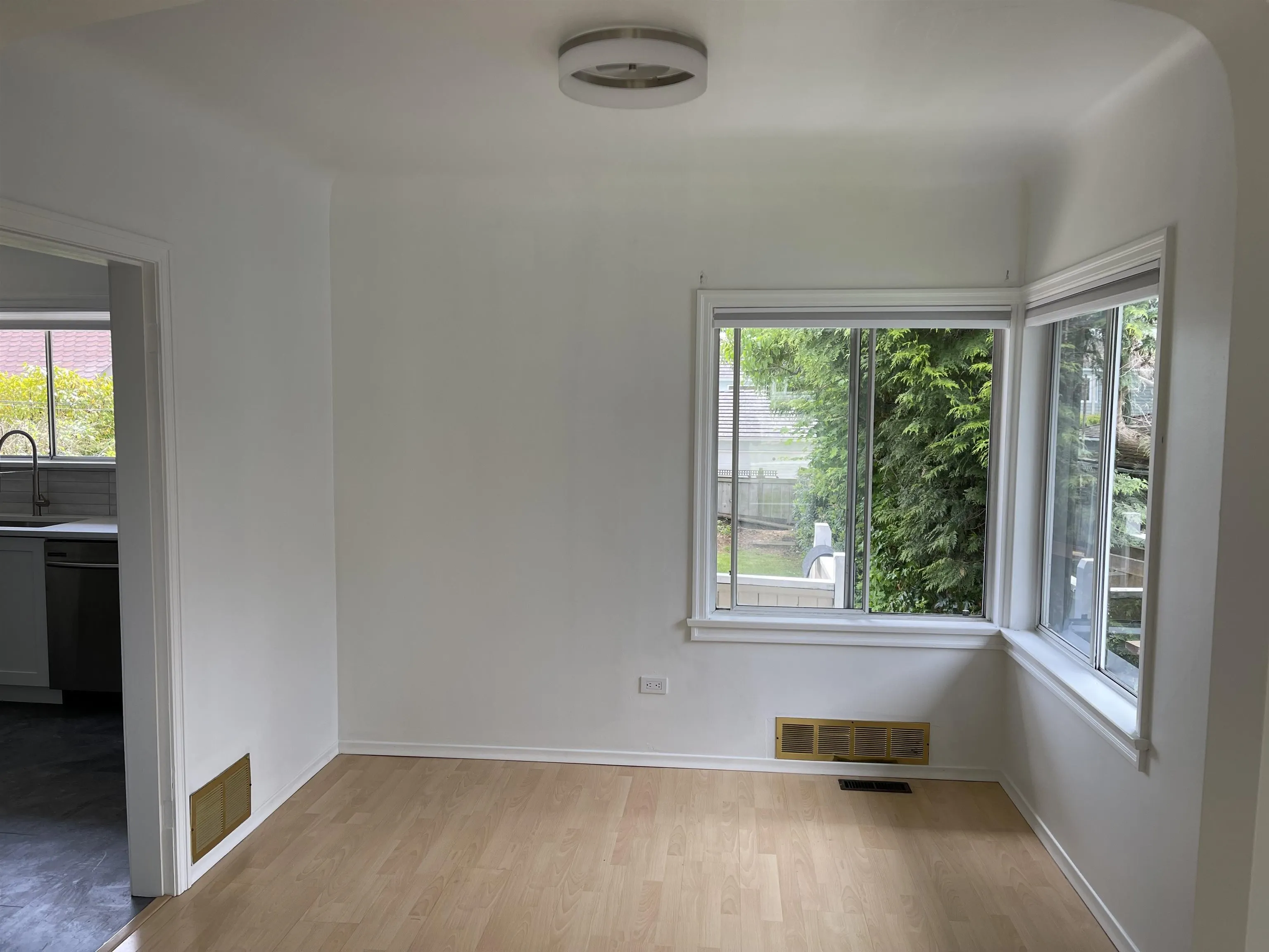 34 W 47th Avenue
