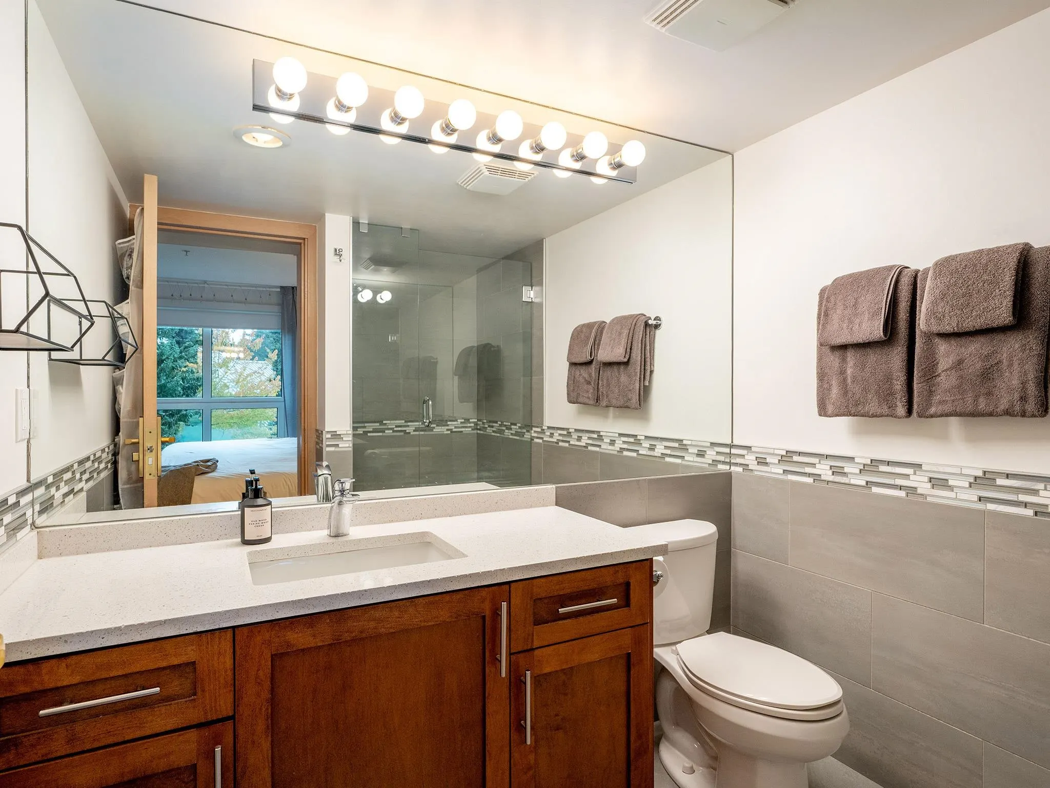 312 4557 Blackcomb Way