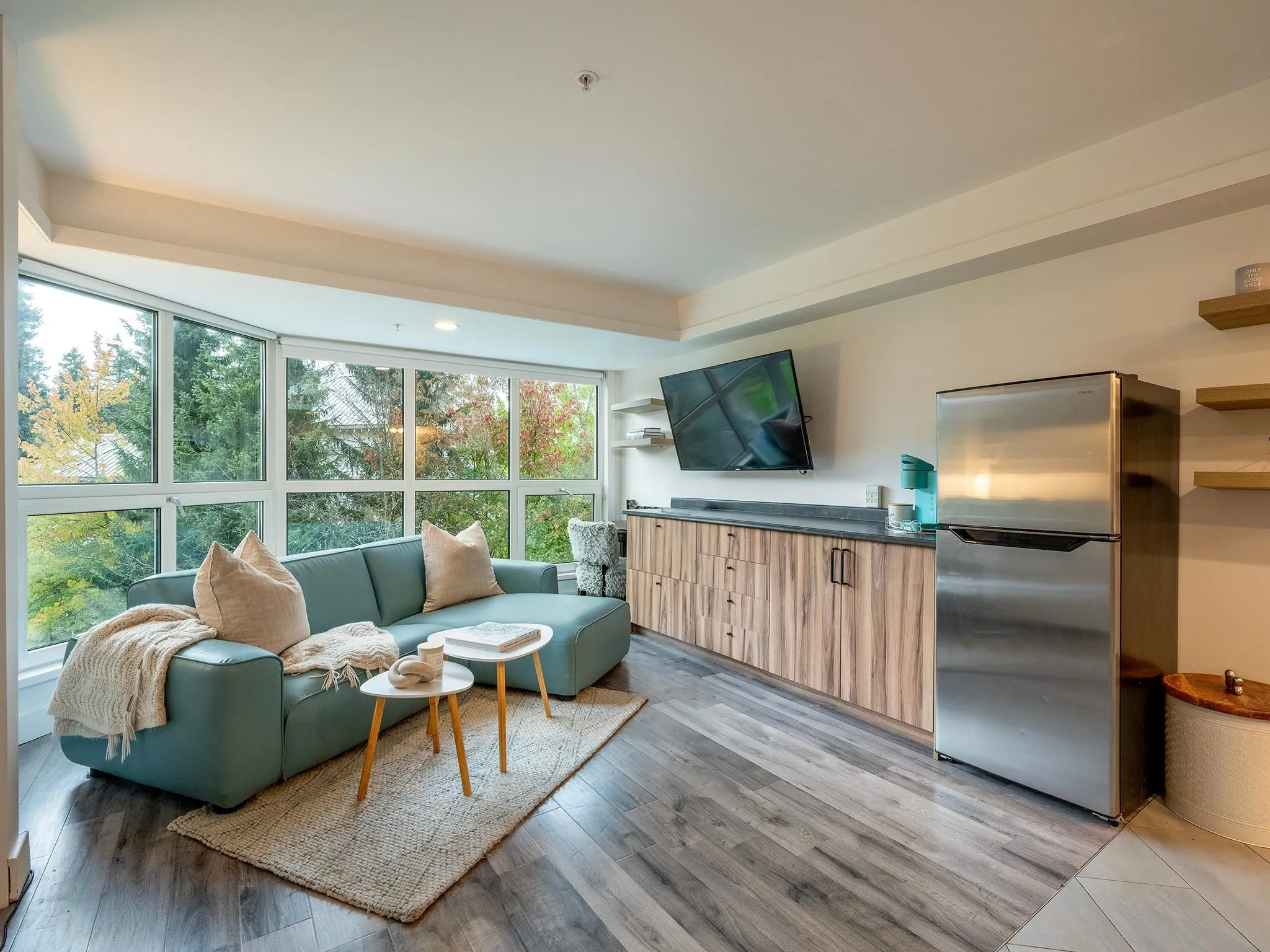 312 4557 Blackcomb Way