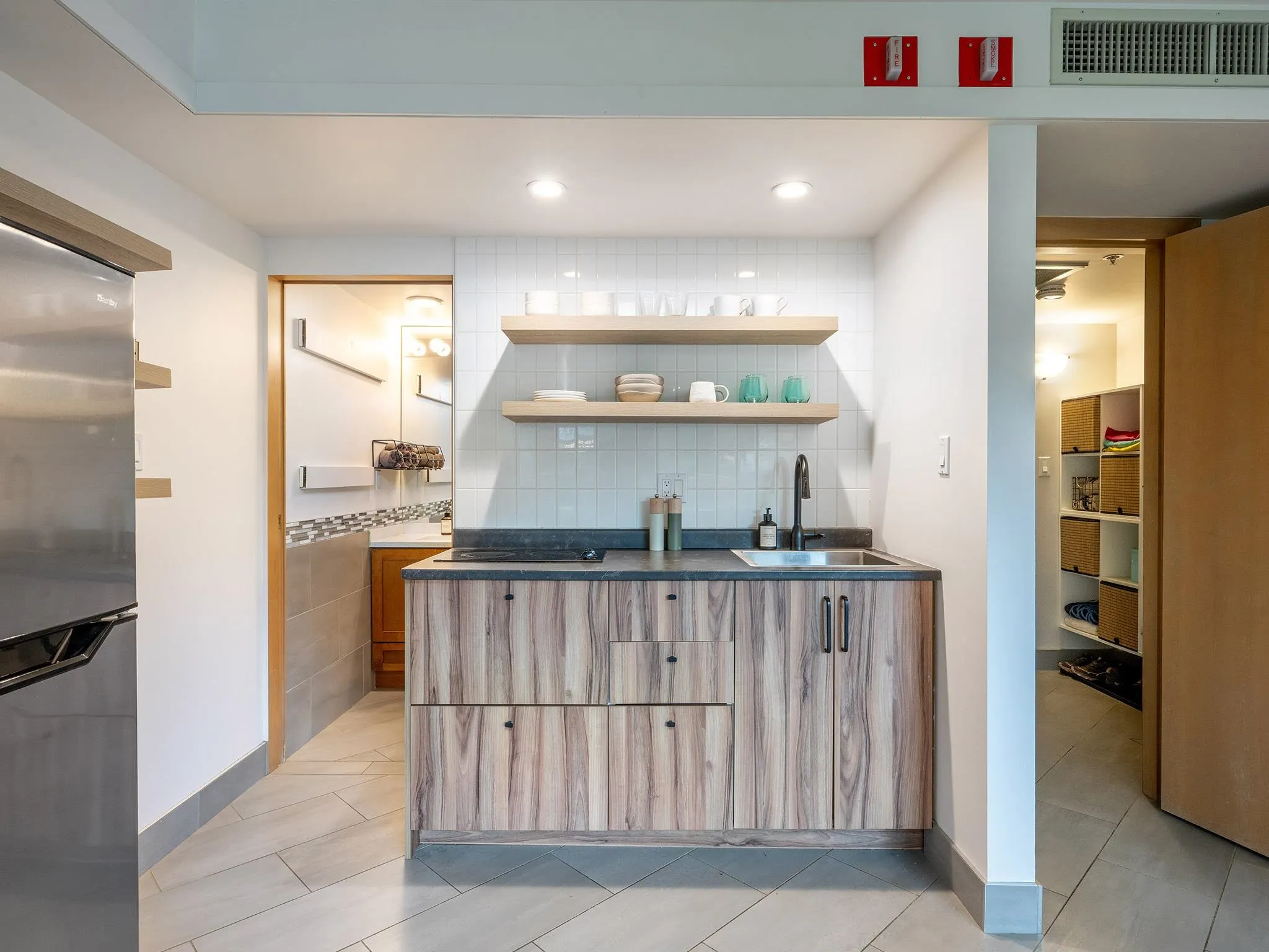 312 4557 Blackcomb Way