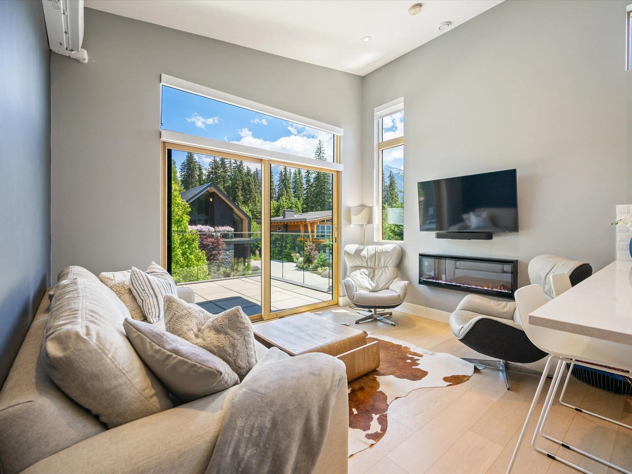 8044 Cypress Place