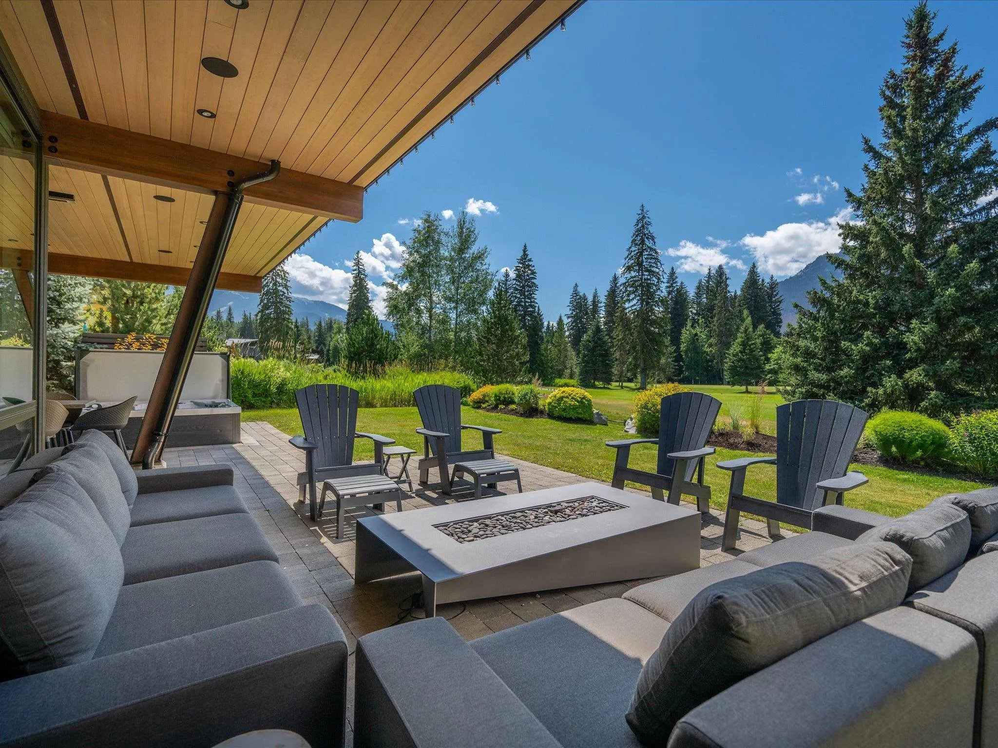 8044 Cypress Place