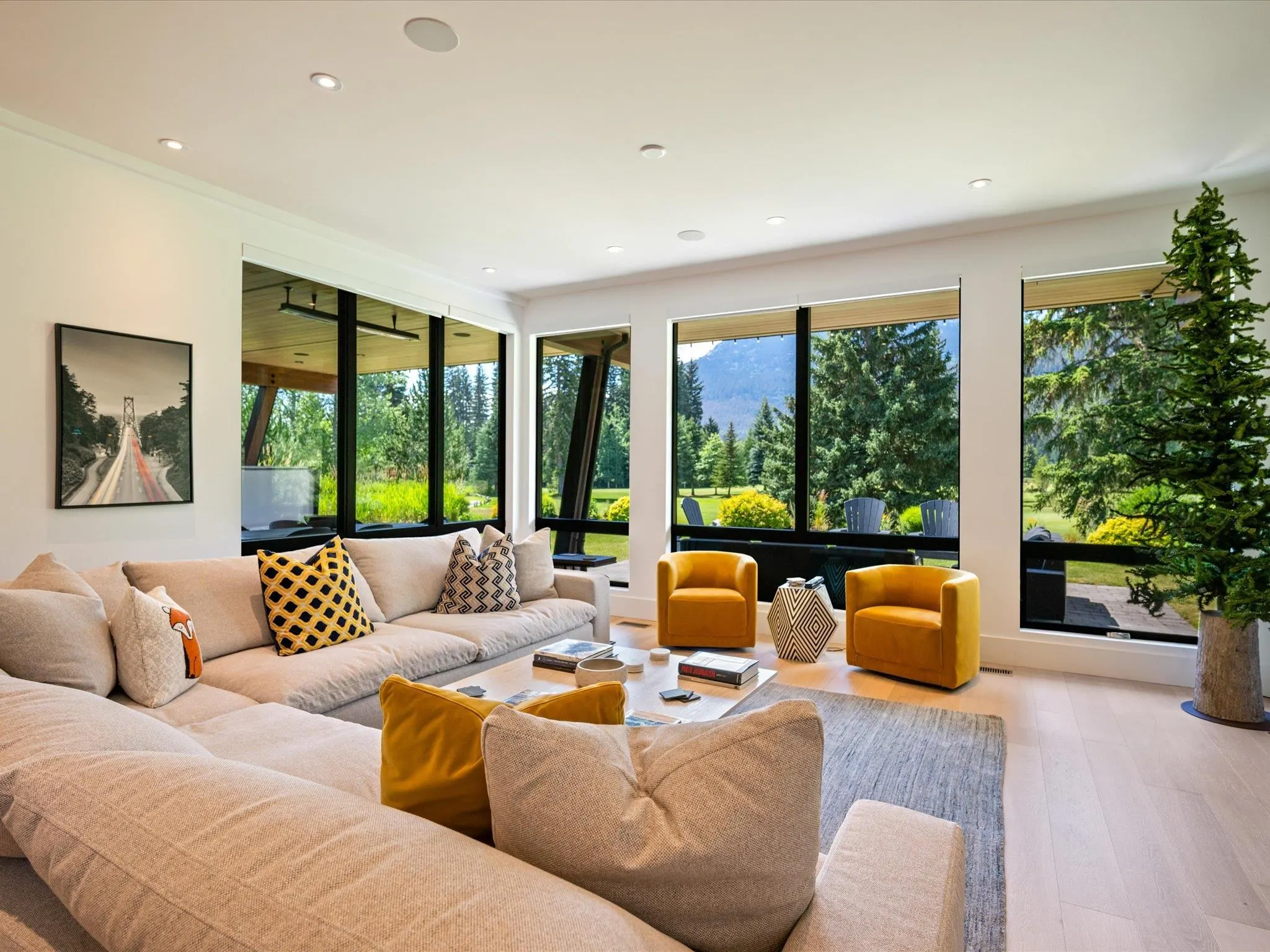 8044 Cypress Place