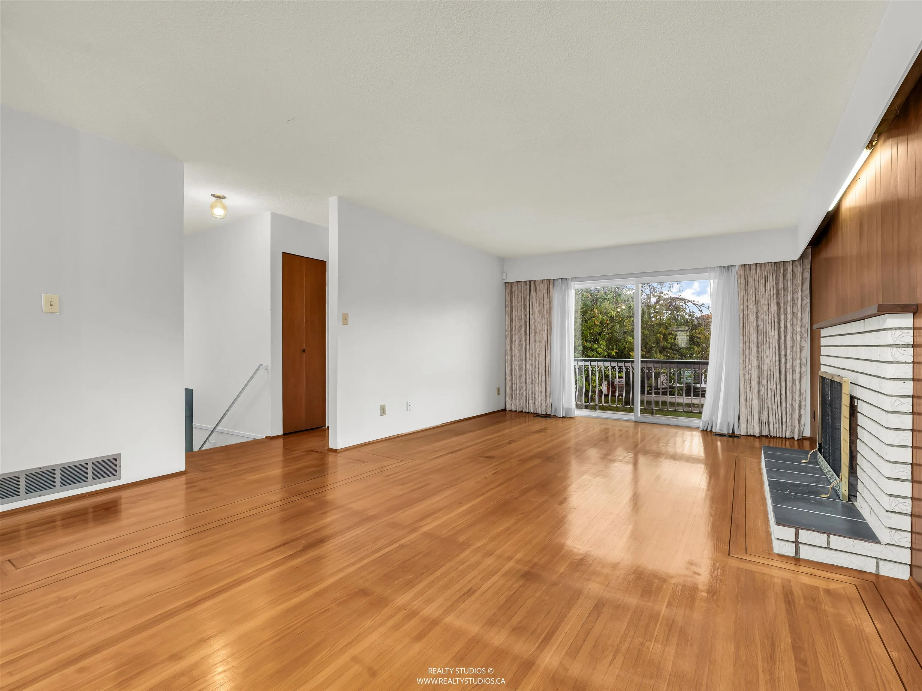 85 W 63rd Avenue