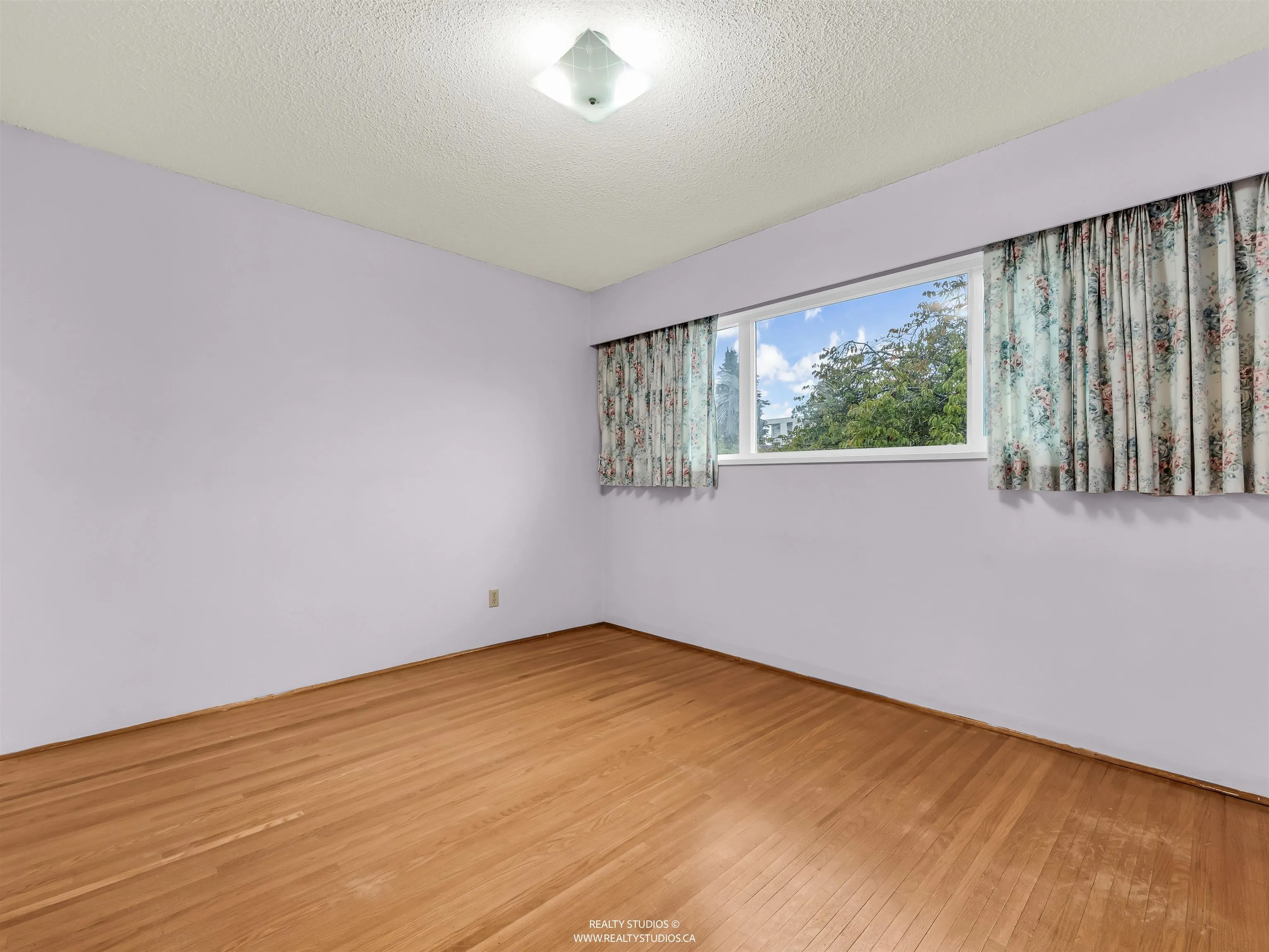 85 W 63rd Avenue