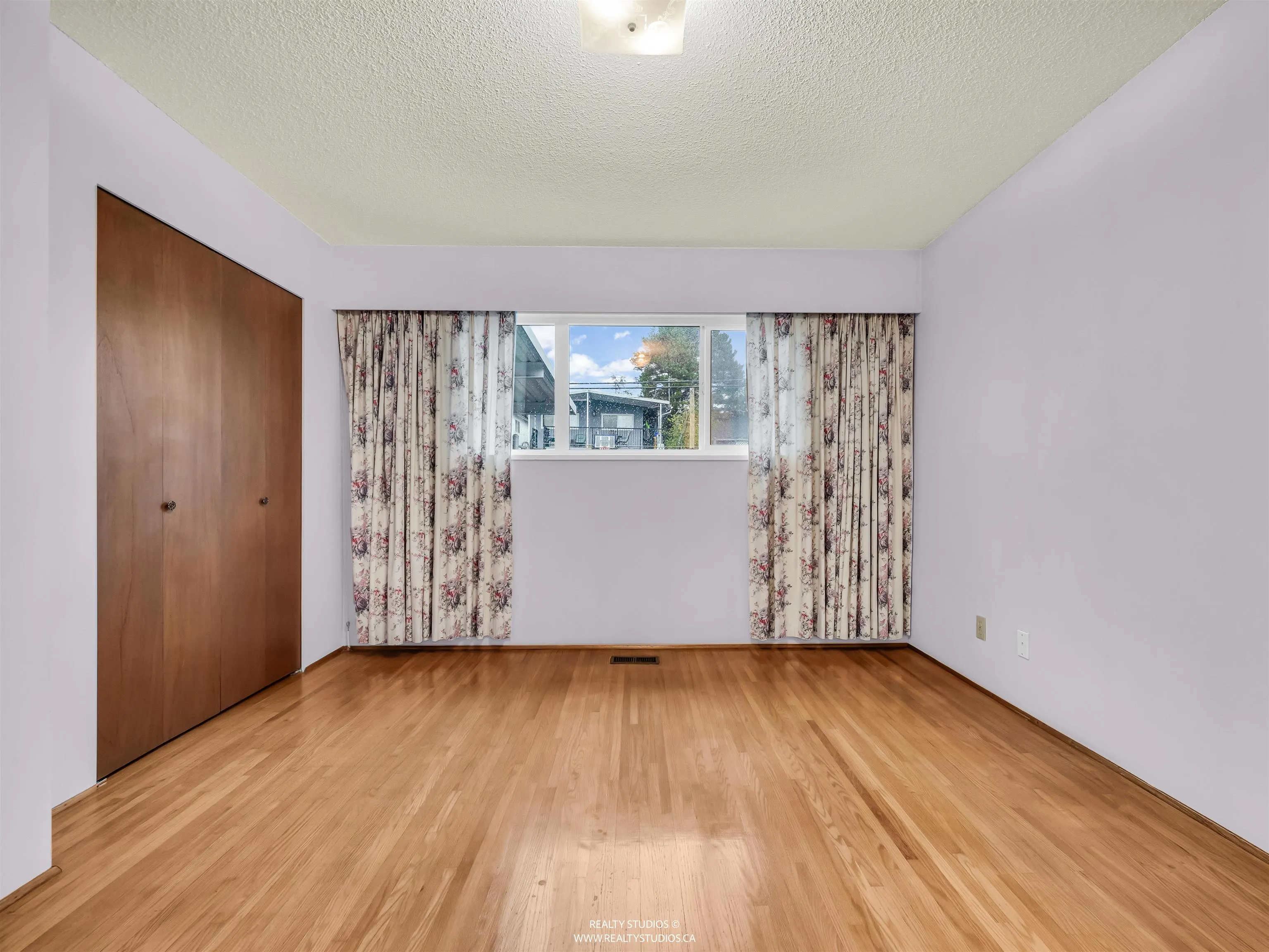 85 W 63rd Avenue