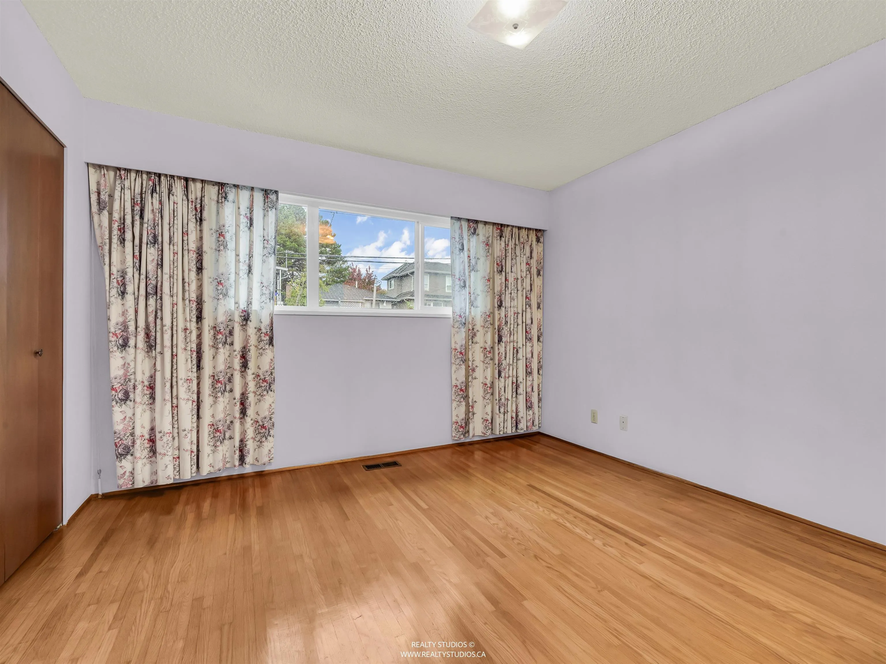 85 W 63rd Avenue