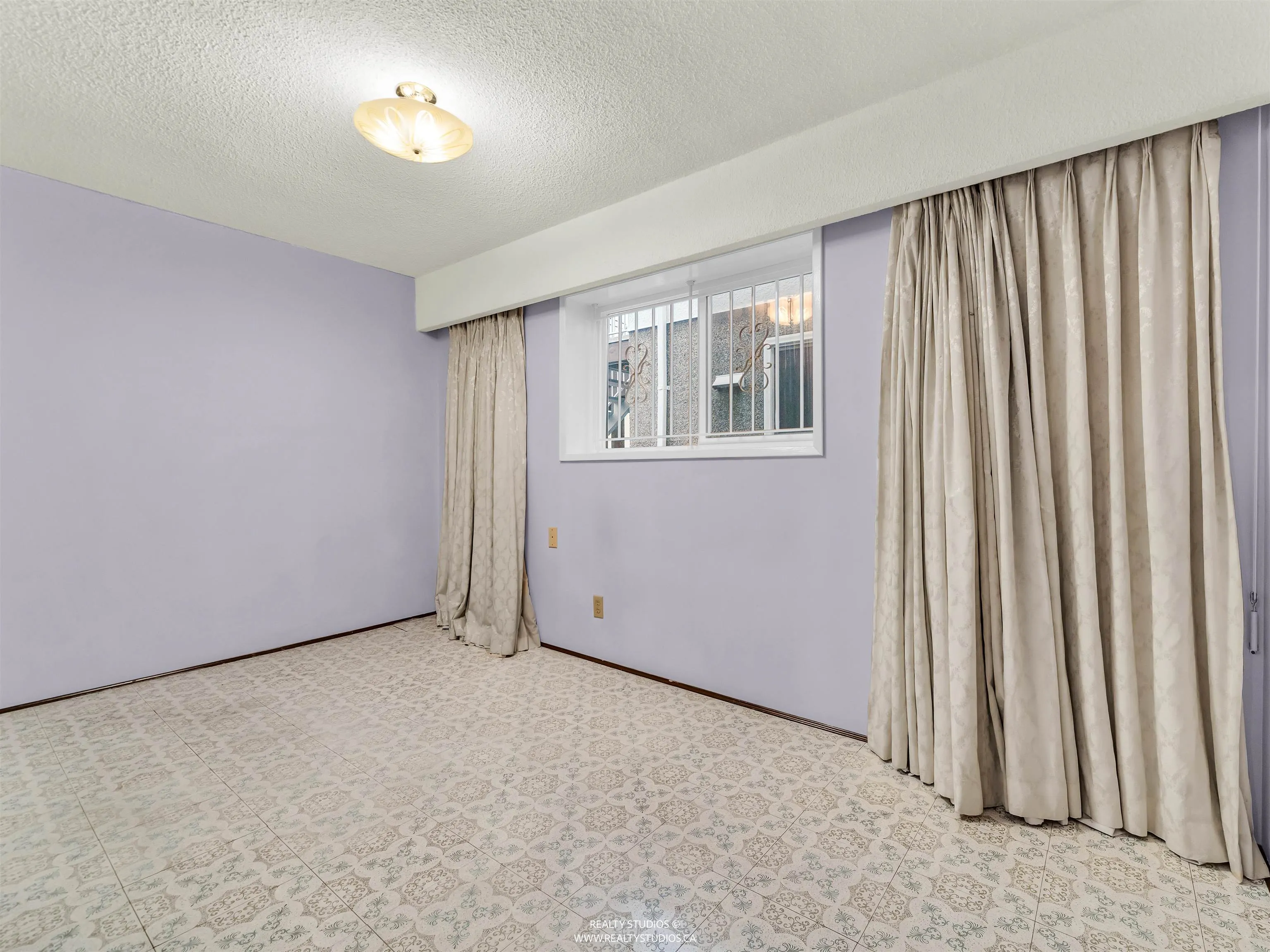85 W 63rd Avenue