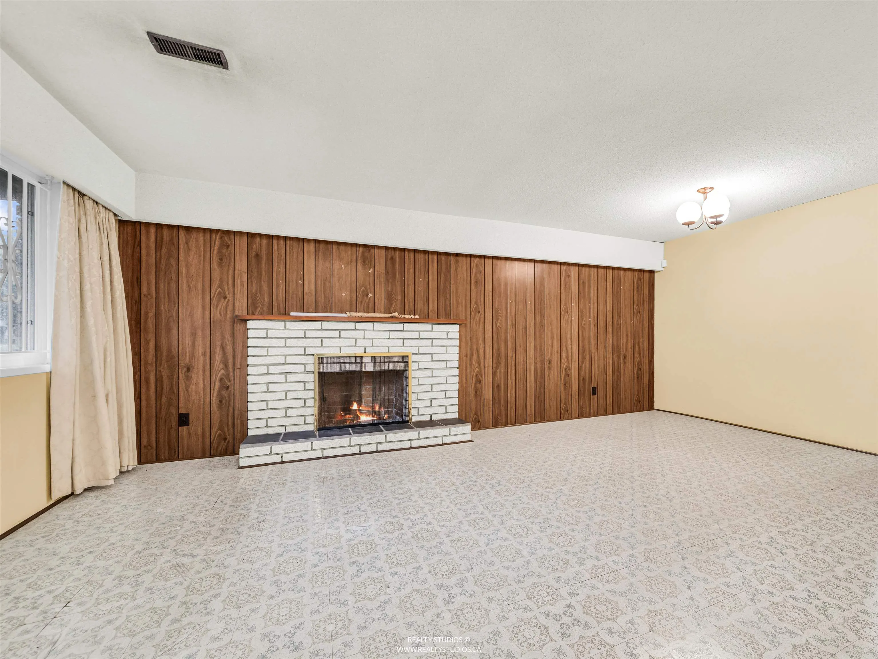 85 W 63rd Avenue