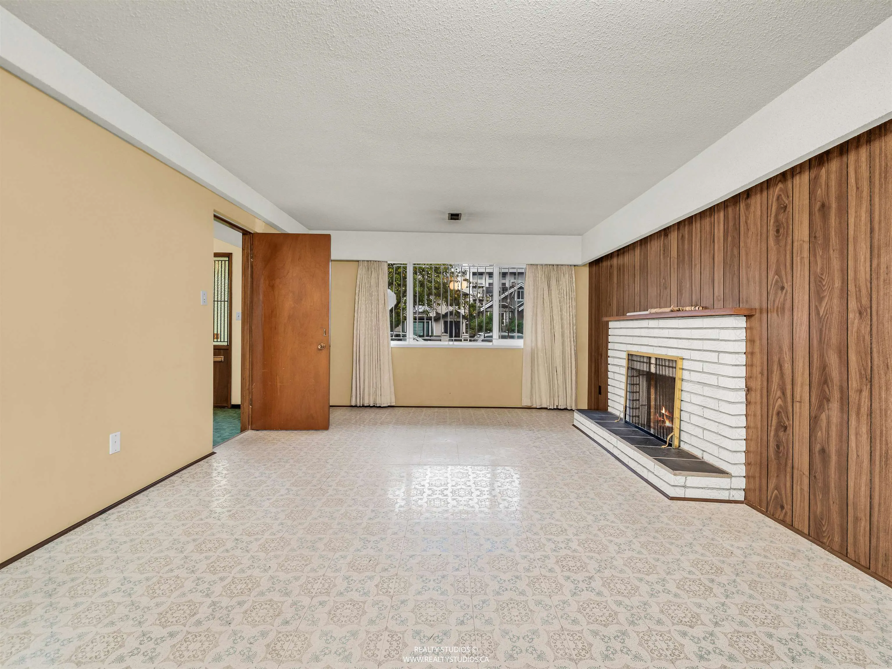 85 W 63rd Avenue