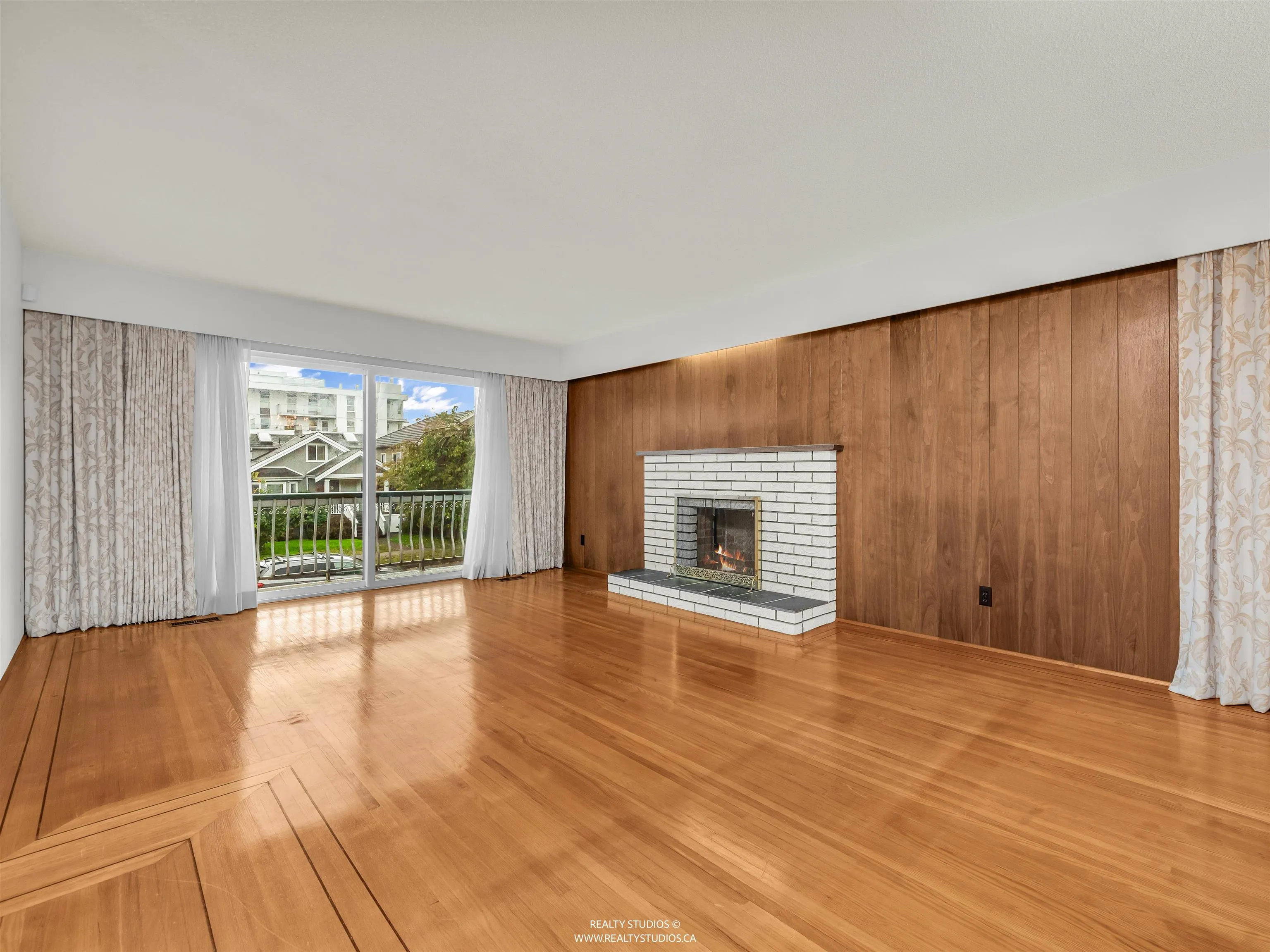 85 W 63rd Avenue