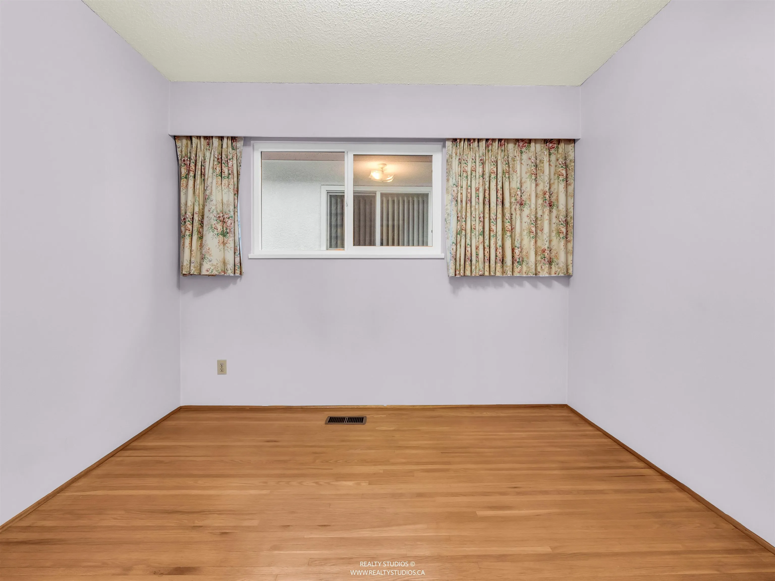 85 W 63rd Avenue